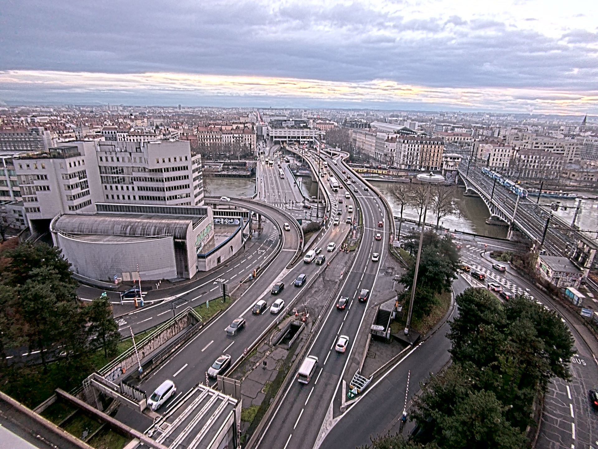 Caméra autoroute à Lyon Perrache à l'entrée Sud du Tunnel sous Fourvière, en direction de Marseille