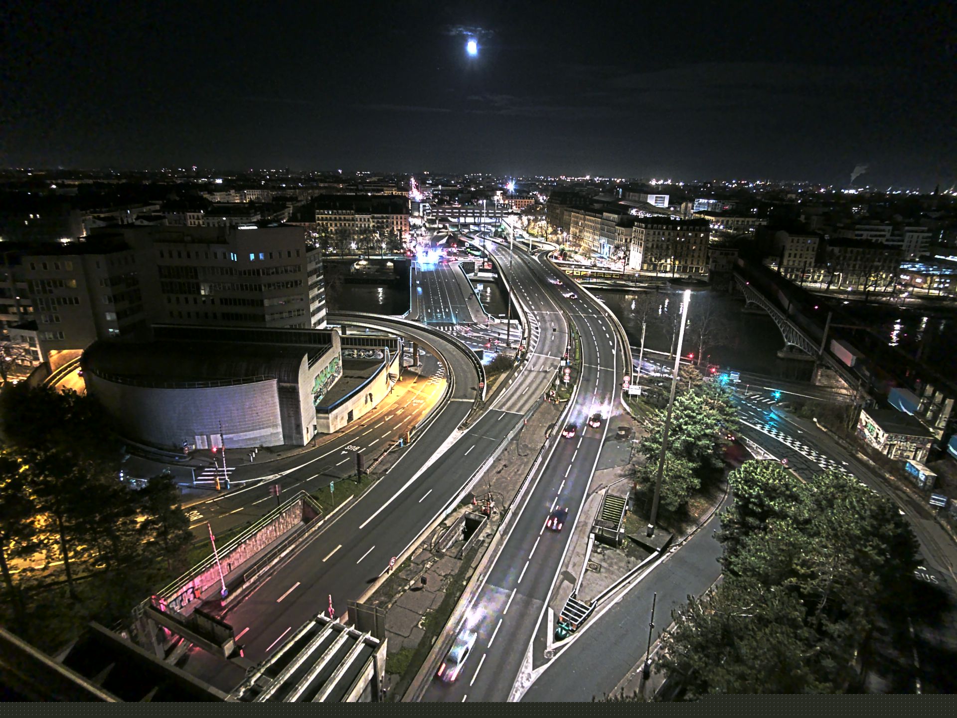 Caméra autoroute à Lyon Perrache à l'entrée Sud du Tunnel sous Fourvière, en direction de Marseille