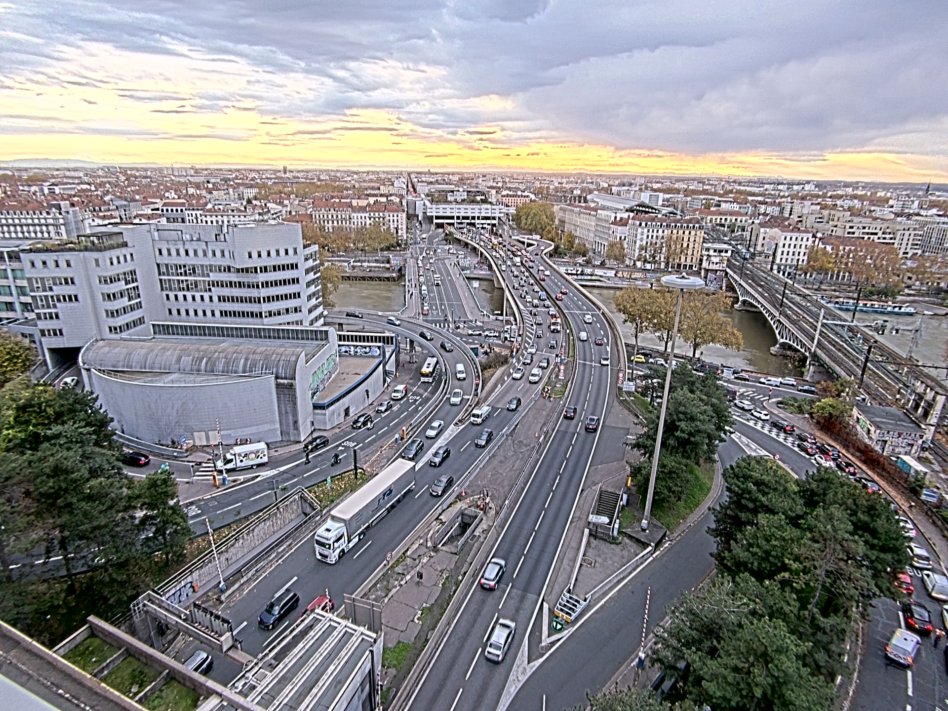 Caméra autoroute à Lyon Perrache à l'entrée Sud du Tunnel sous Fourvière, en direction de Marseille