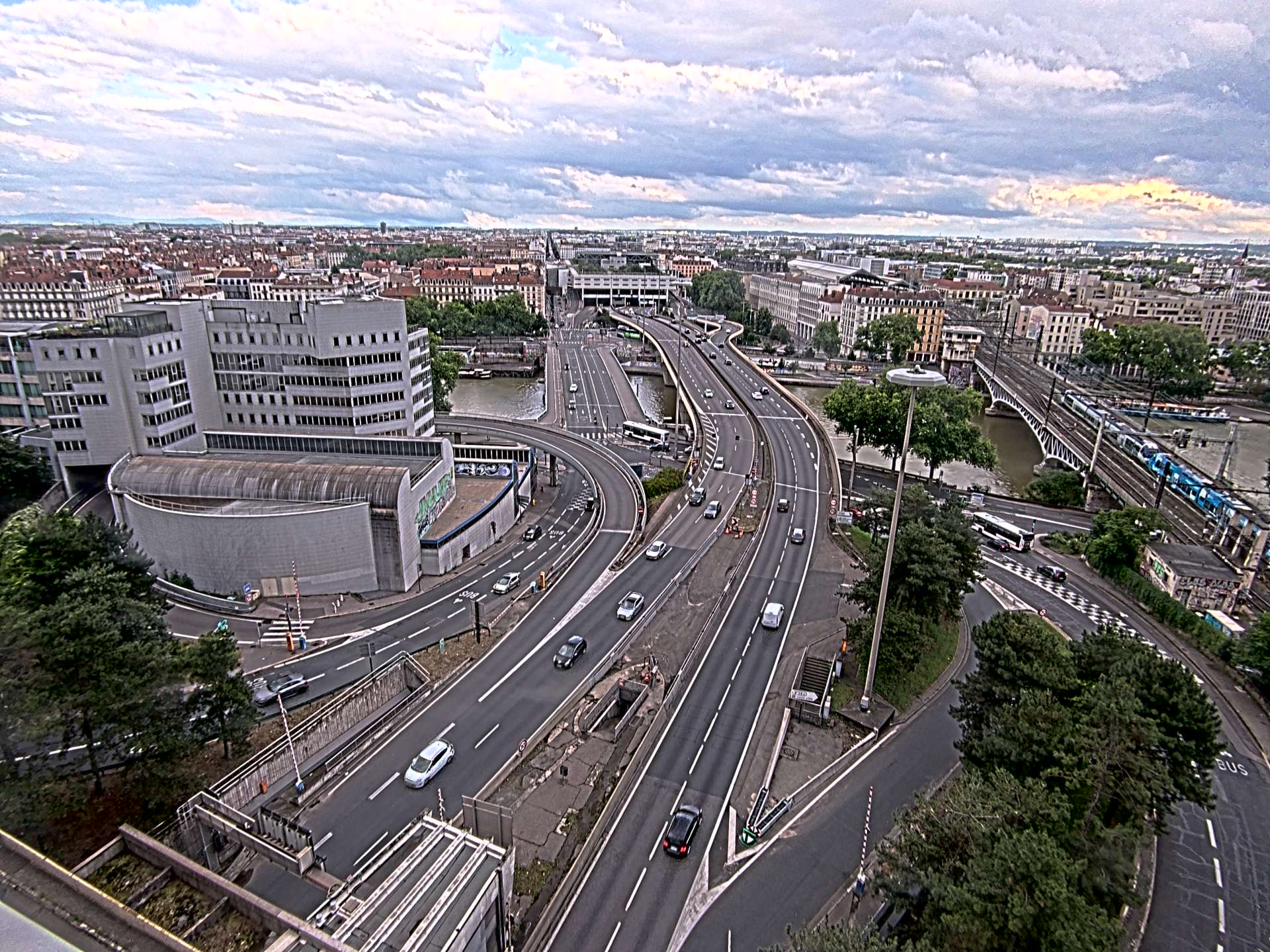 Caméra autoroute à Lyon Perrache à l'entrée Sud du Tunnel sous Fourvière, en direction de Marseille