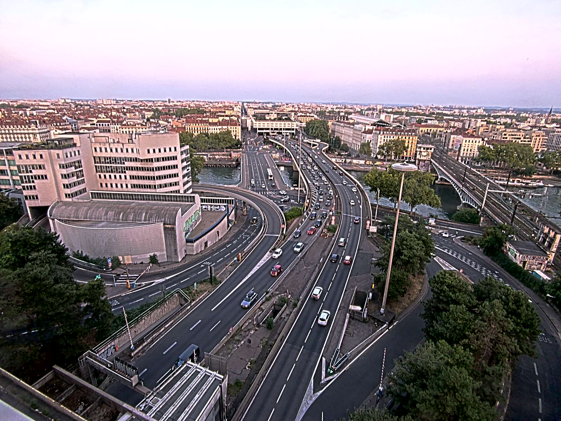 Caméra autoroute à Lyon Perrache à l'entrée Sud du Tunnel sous Fourvière, en direction de Marseille