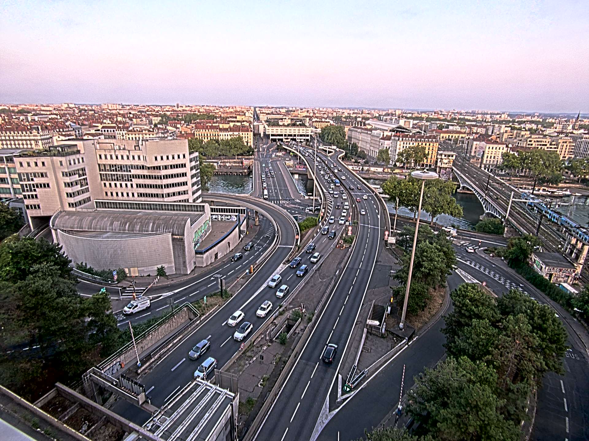 Caméra autoroute à Lyon Perrache à l'entrée Sud du Tunnel sous Fourvière, en direction de Marseille