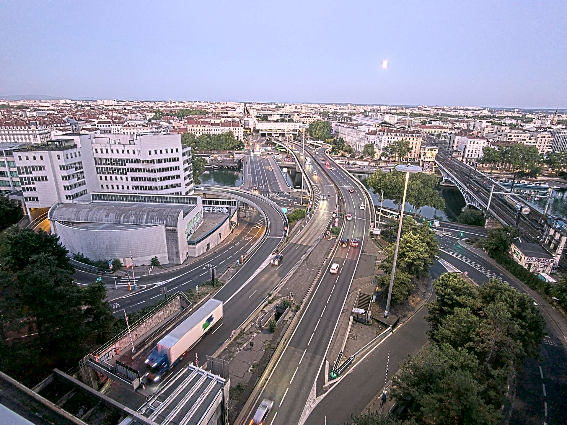 Caméra autoroute à Lyon Perrache à l'entrée Sud du Tunnel sous Fourvière, en direction de Marseille