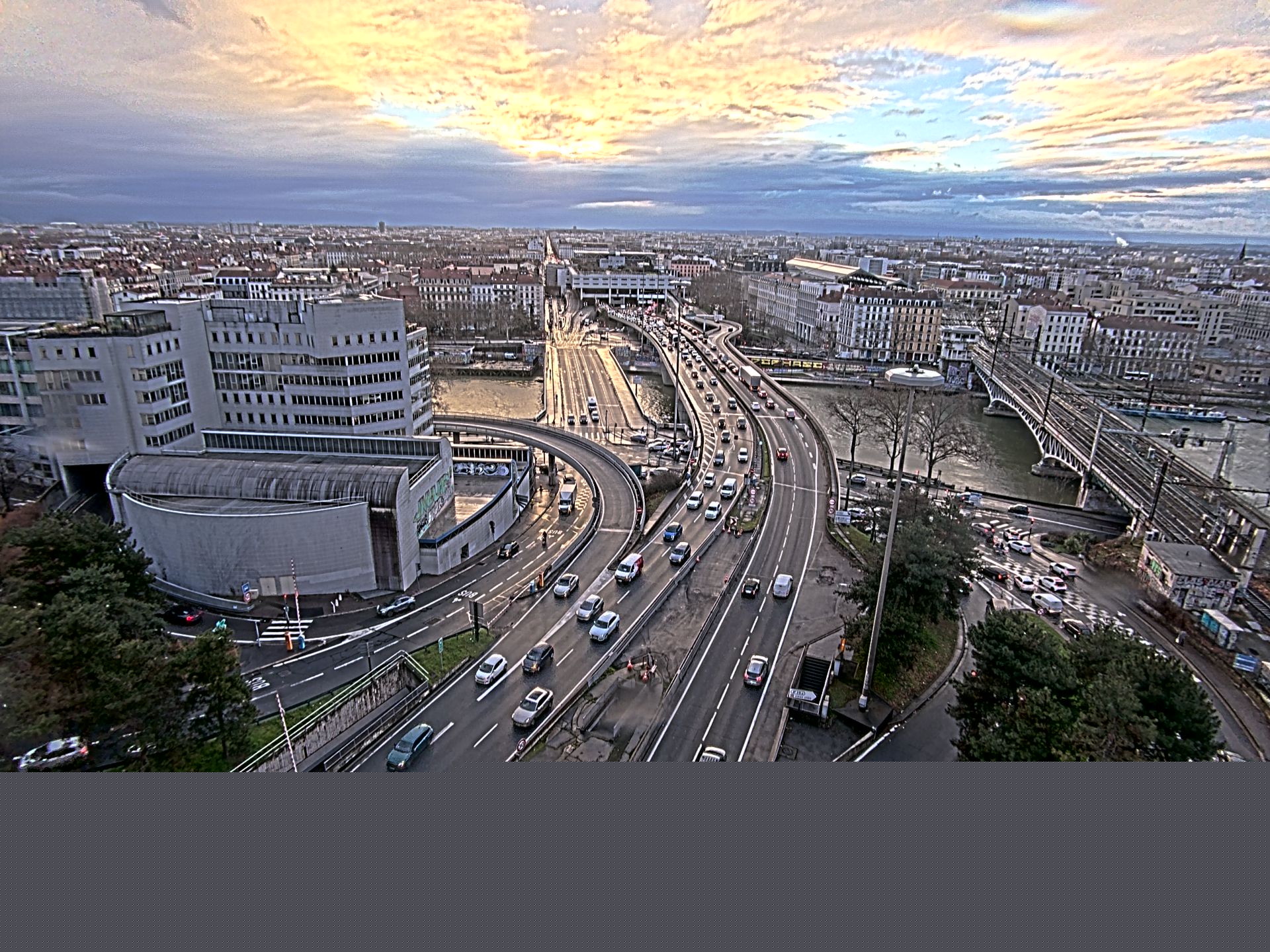 Caméra autoroute à Lyon Perrache à l'entrée Sud du Tunnel sous Fourvière, en direction de Marseille