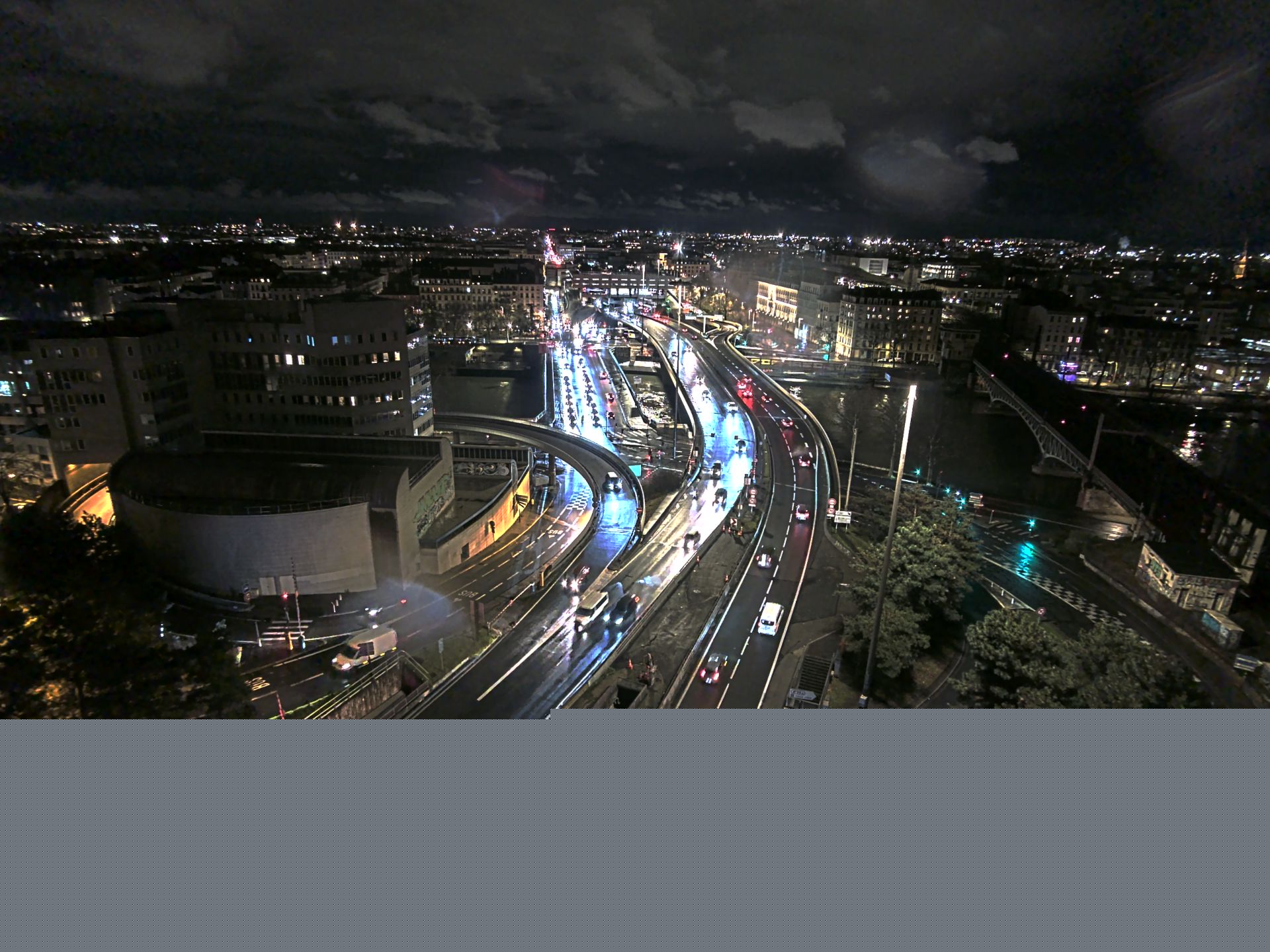 Caméra autoroute à Lyon Perrache à l'entrée Sud du Tunnel sous Fourvière, en direction de Marseille