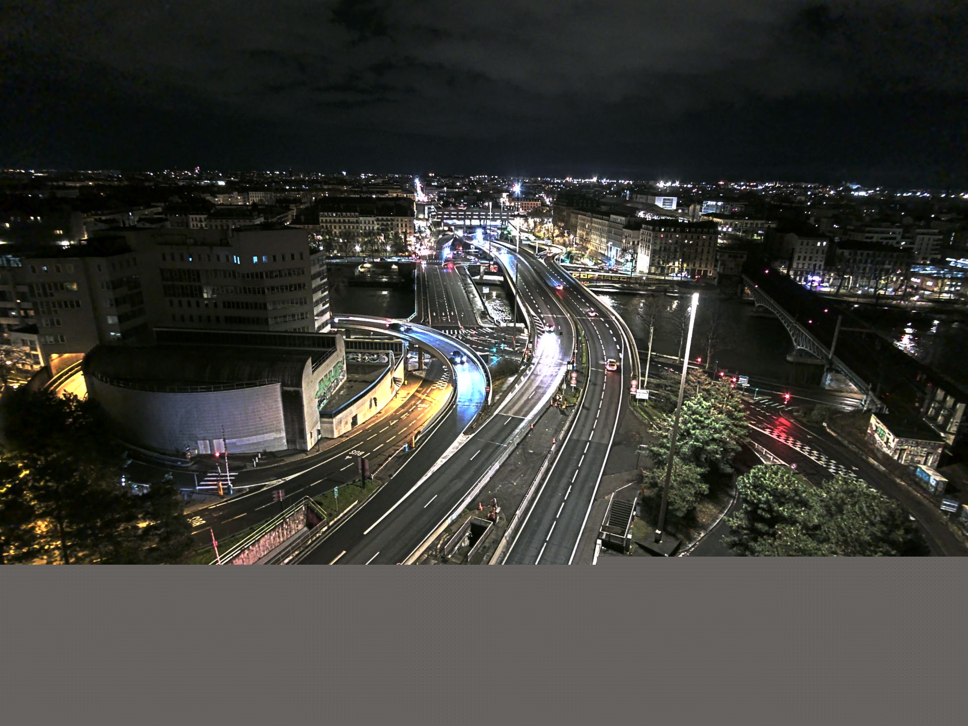 Caméra autoroute à Lyon Perrache à l'entrée Sud du Tunnel sous Fourvière, en direction de Marseille