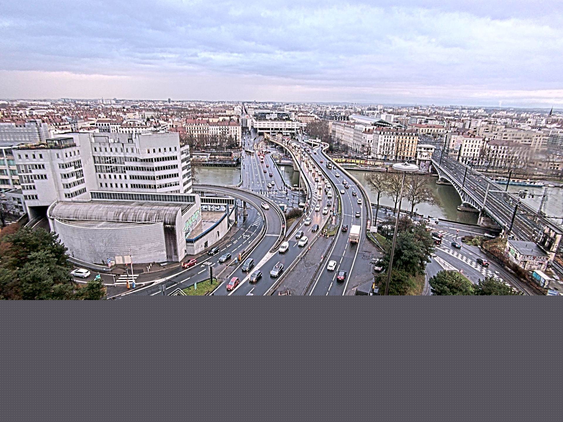 Caméra autoroute à Lyon Perrache à l'entrée Sud du Tunnel sous Fourvière, en direction de Marseille