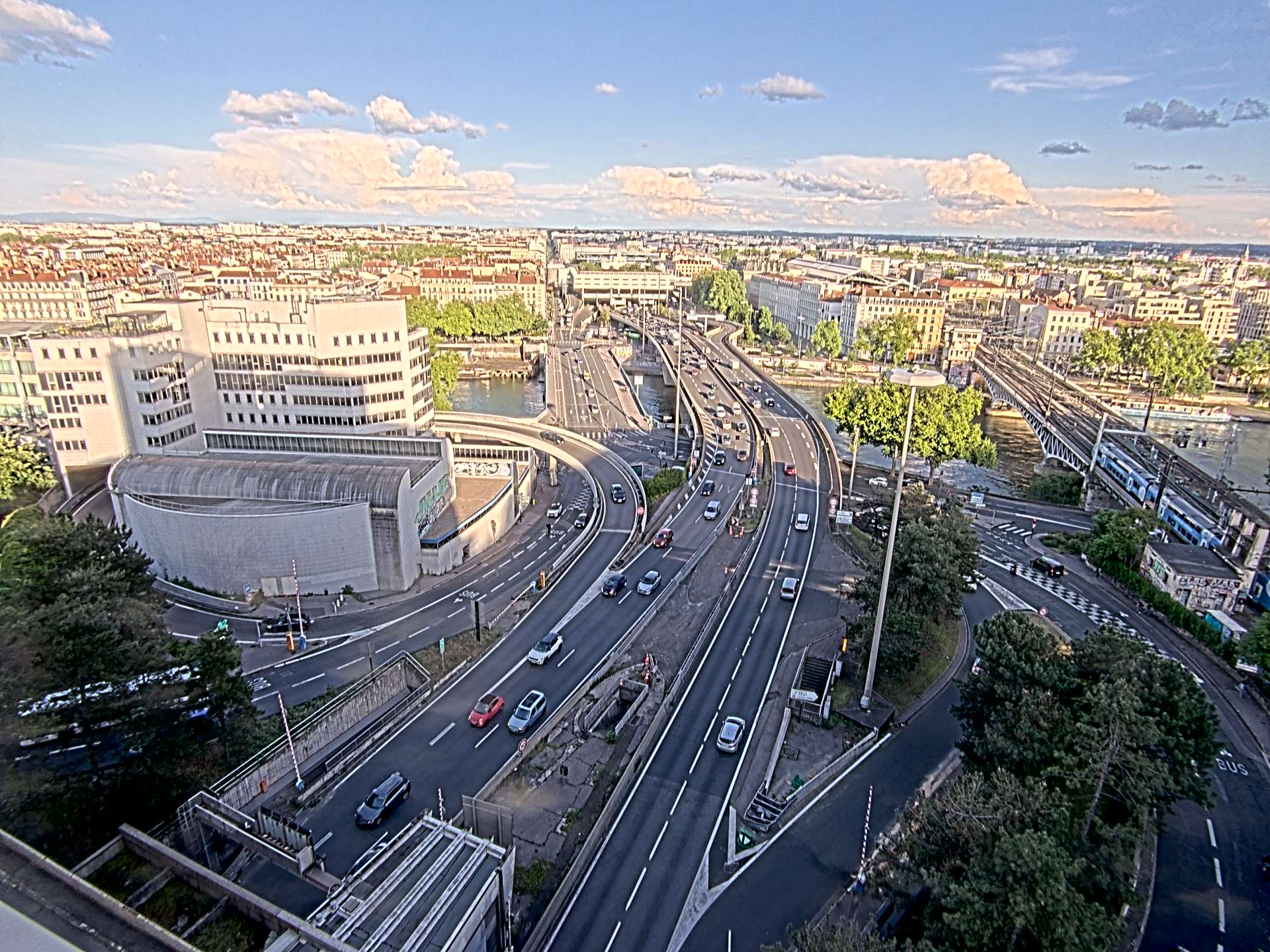Caméra autoroute à Lyon Perrache à l'entrée Sud du Tunnel sous Fourvière, en direction de Marseille
