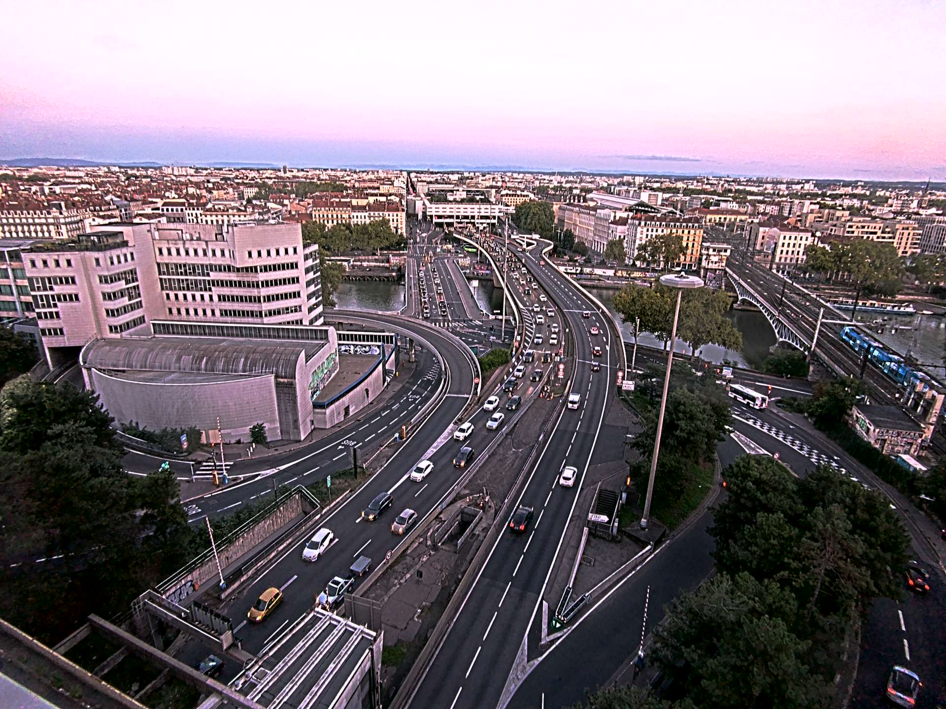 Caméra autoroute à Lyon Perrache à l'entrée Sud du Tunnel sous Fourvière, en direction de Marseille