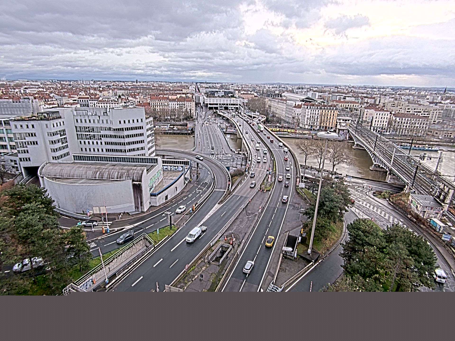Caméra autoroute à Lyon Perrache à l'entrée Sud du Tunnel sous Fourvière, en direction de Marseille