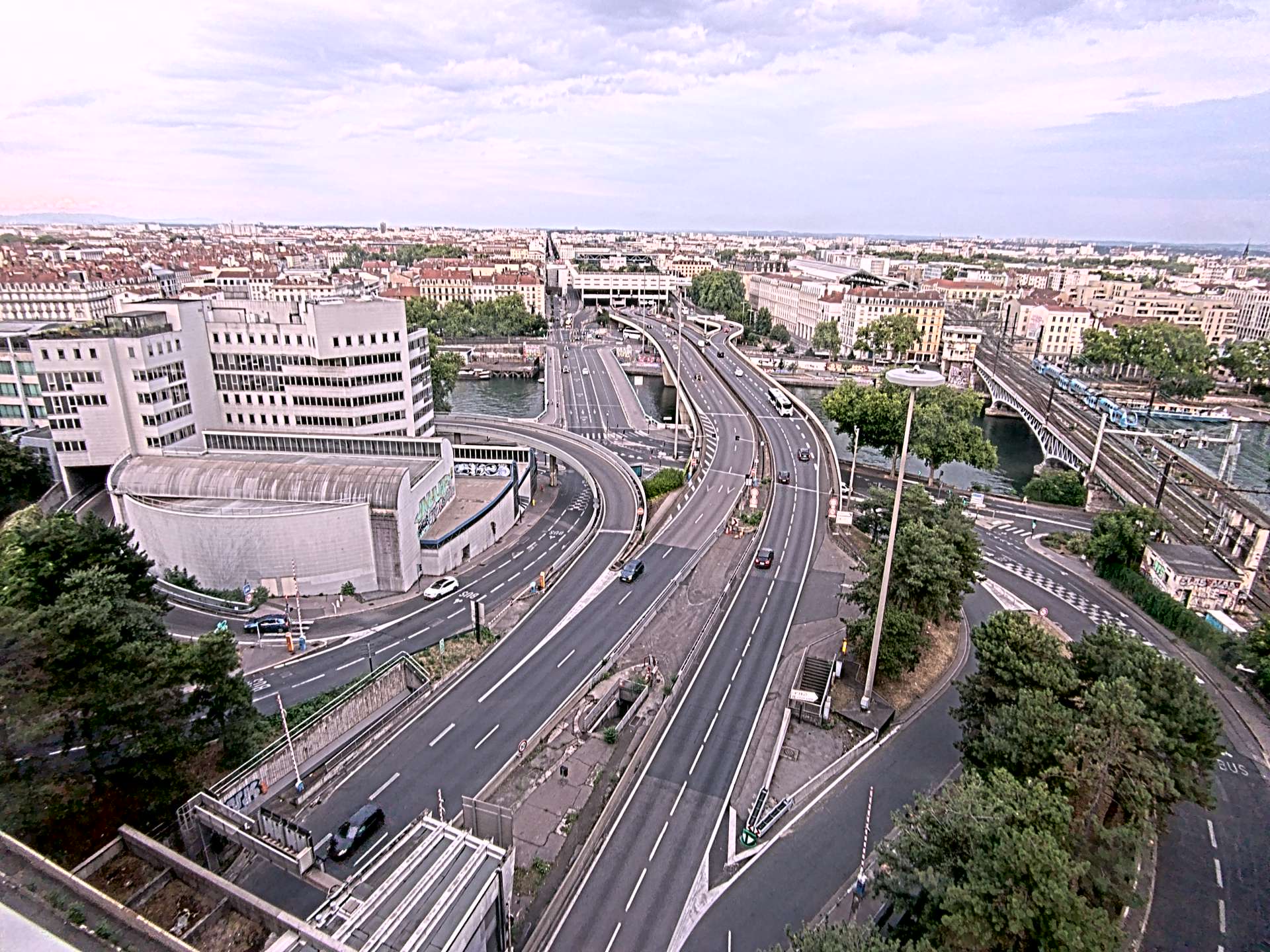Caméra autoroute à Lyon Perrache à l'entrée Sud du Tunnel sous Fourvière, en direction de Marseille