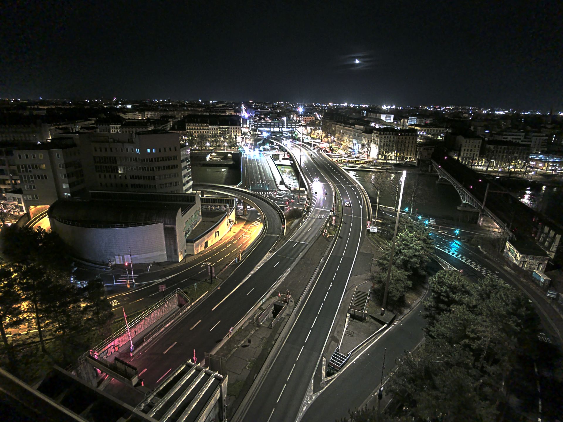 Caméra autoroute à Lyon Perrache à l'entrée Sud du Tunnel sous Fourvière, en direction de Marseille