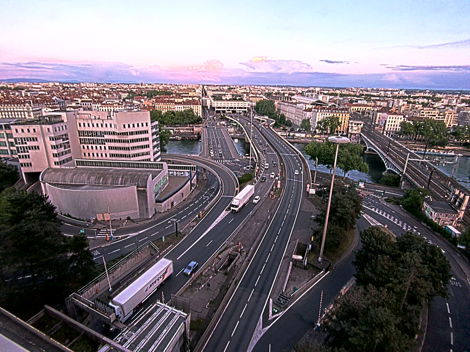 Caméra autoroute à Lyon Perrache à l'entrée Sud du Tunnel sous Fourvière, en direction de Marseille