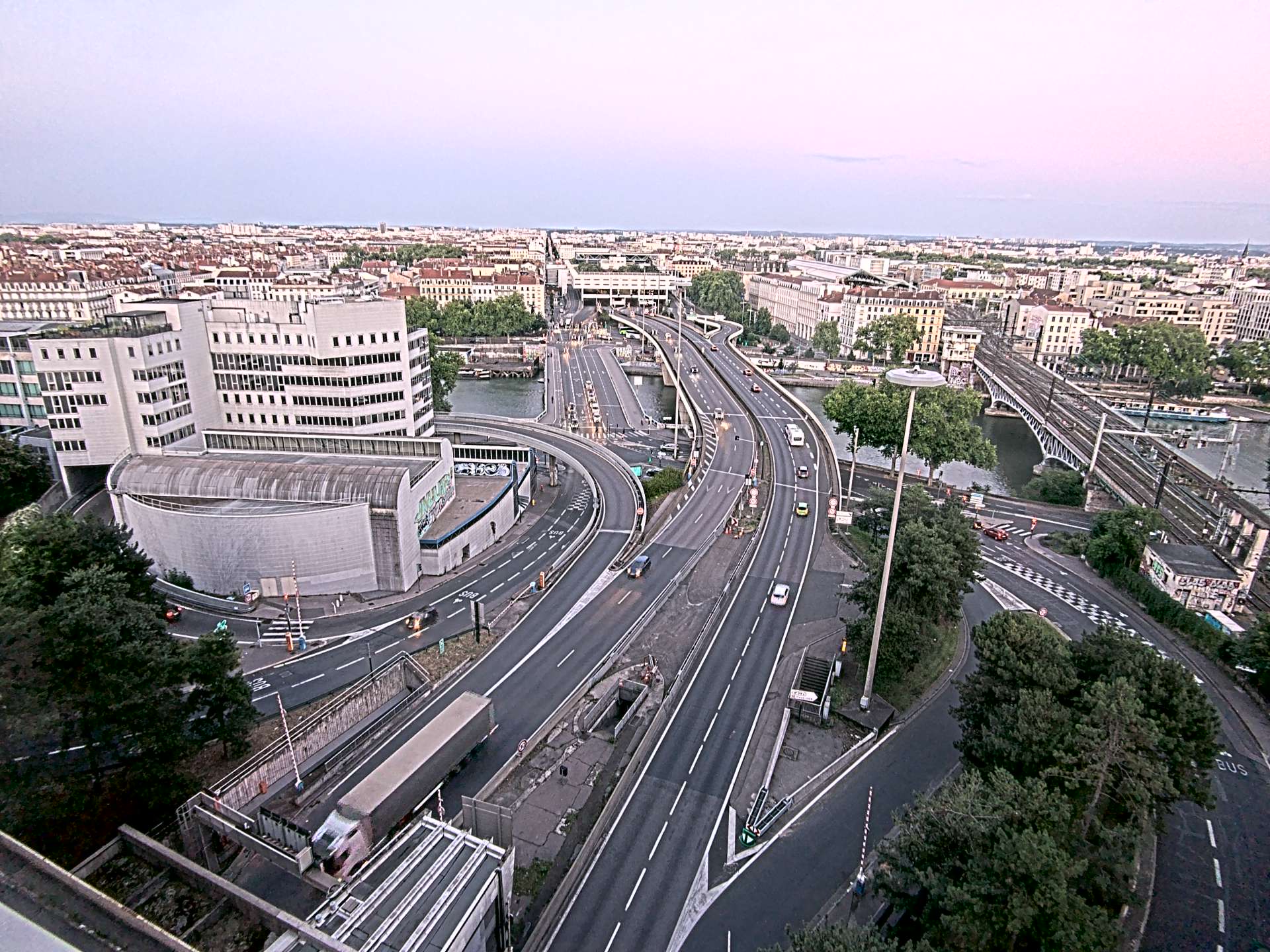 Caméra autoroute à Lyon Perrache à l'entrée Sud du Tunnel sous Fourvière, en direction de Marseille