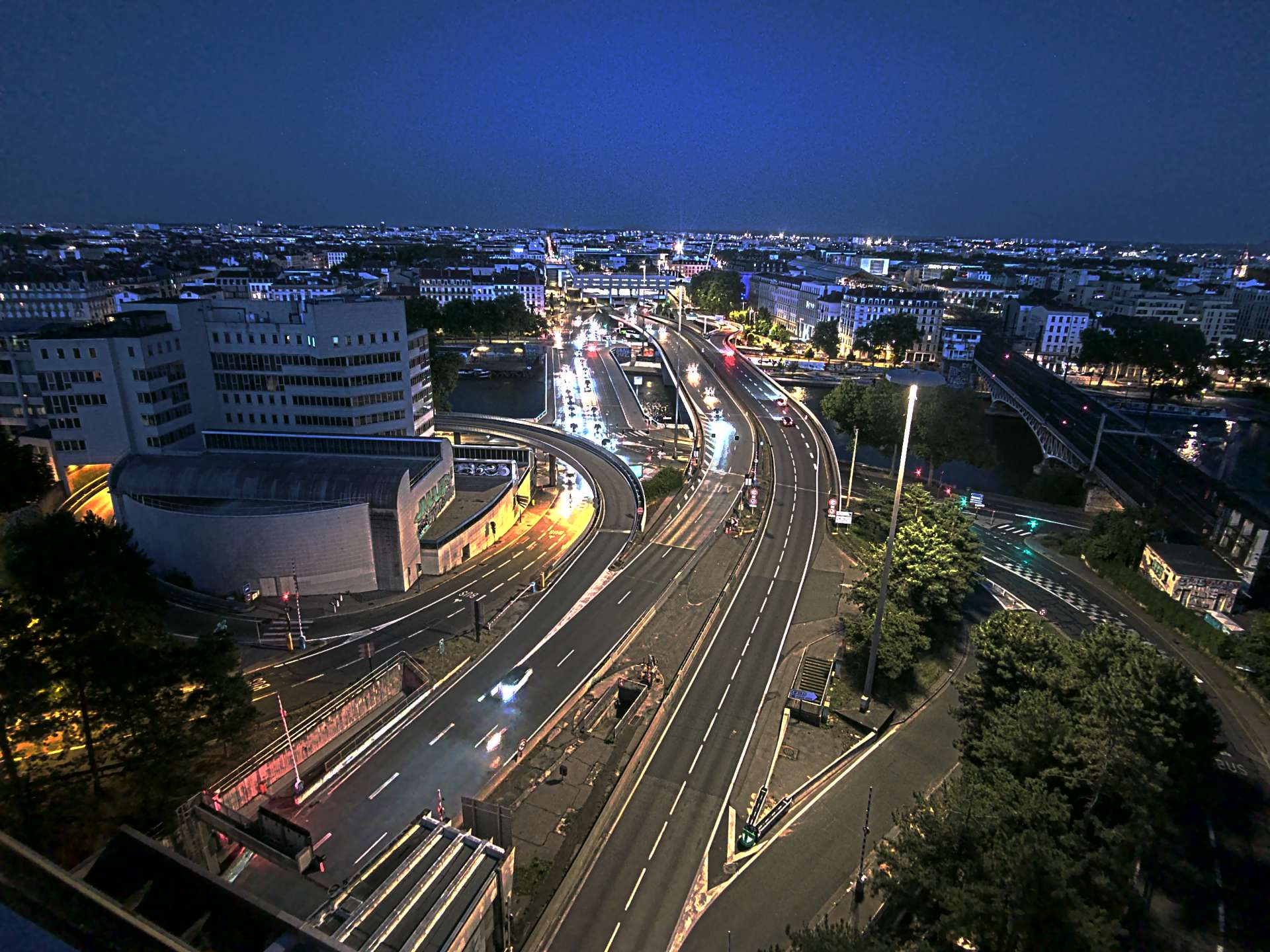 <h2>Caméra autoroute à Lyon Perrache à l'entrée Sud du Tunnel sous Fourvière, en direction de Marseille</h2>