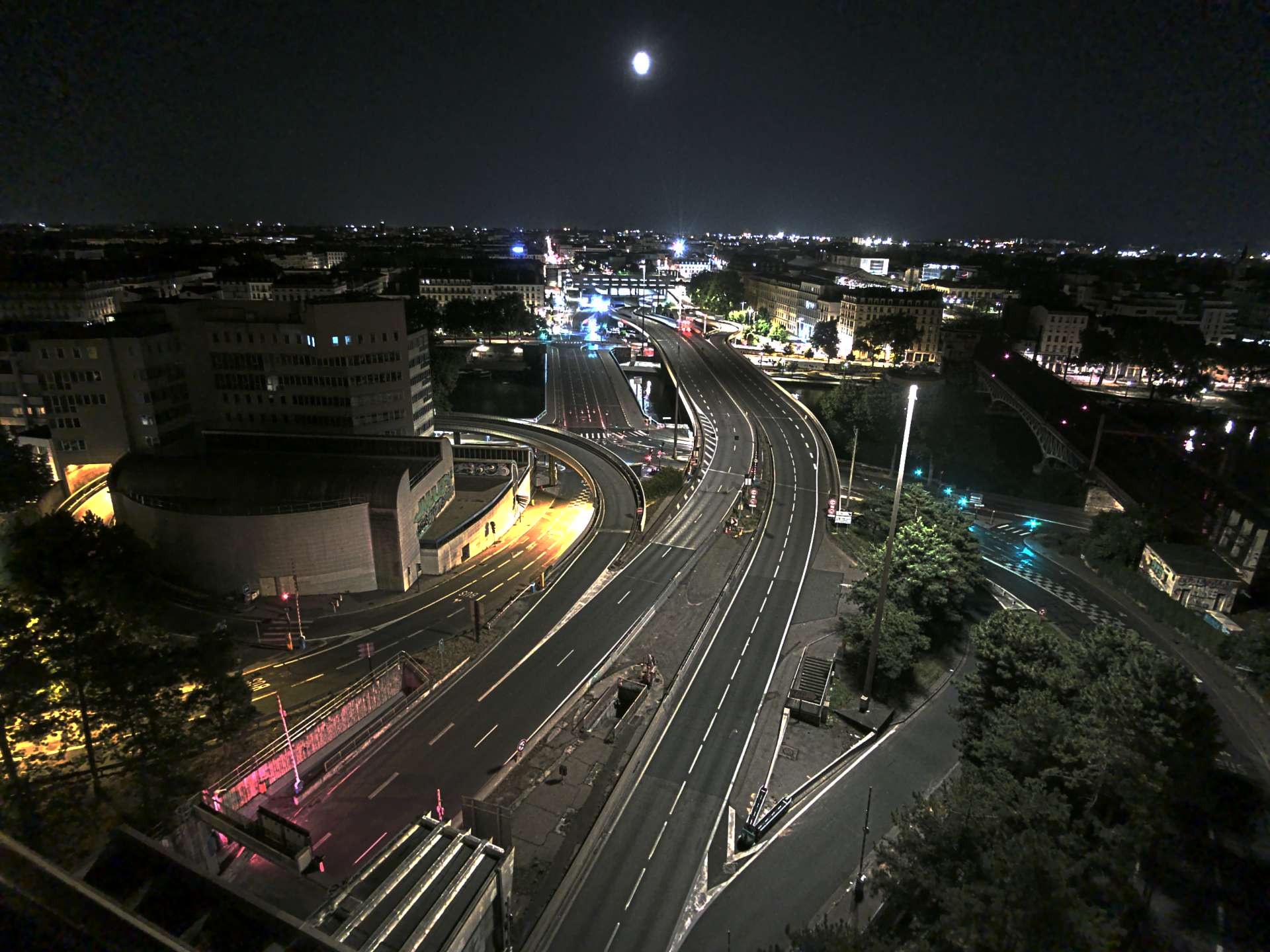 Caméra autoroute à Lyon Perrache à l'entrée Sud du Tunnel sous Fourvière, en direction de Marseille