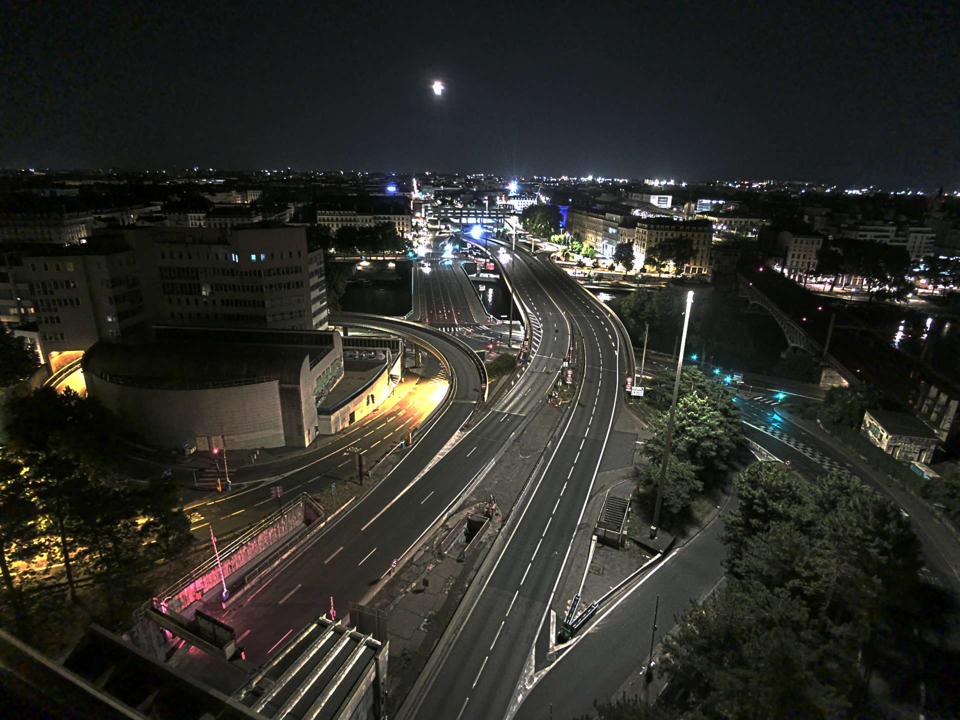 Caméra autoroute à Lyon Perrache à l'entrée Sud du Tunnel sous Fourvière, en direction de Marseille