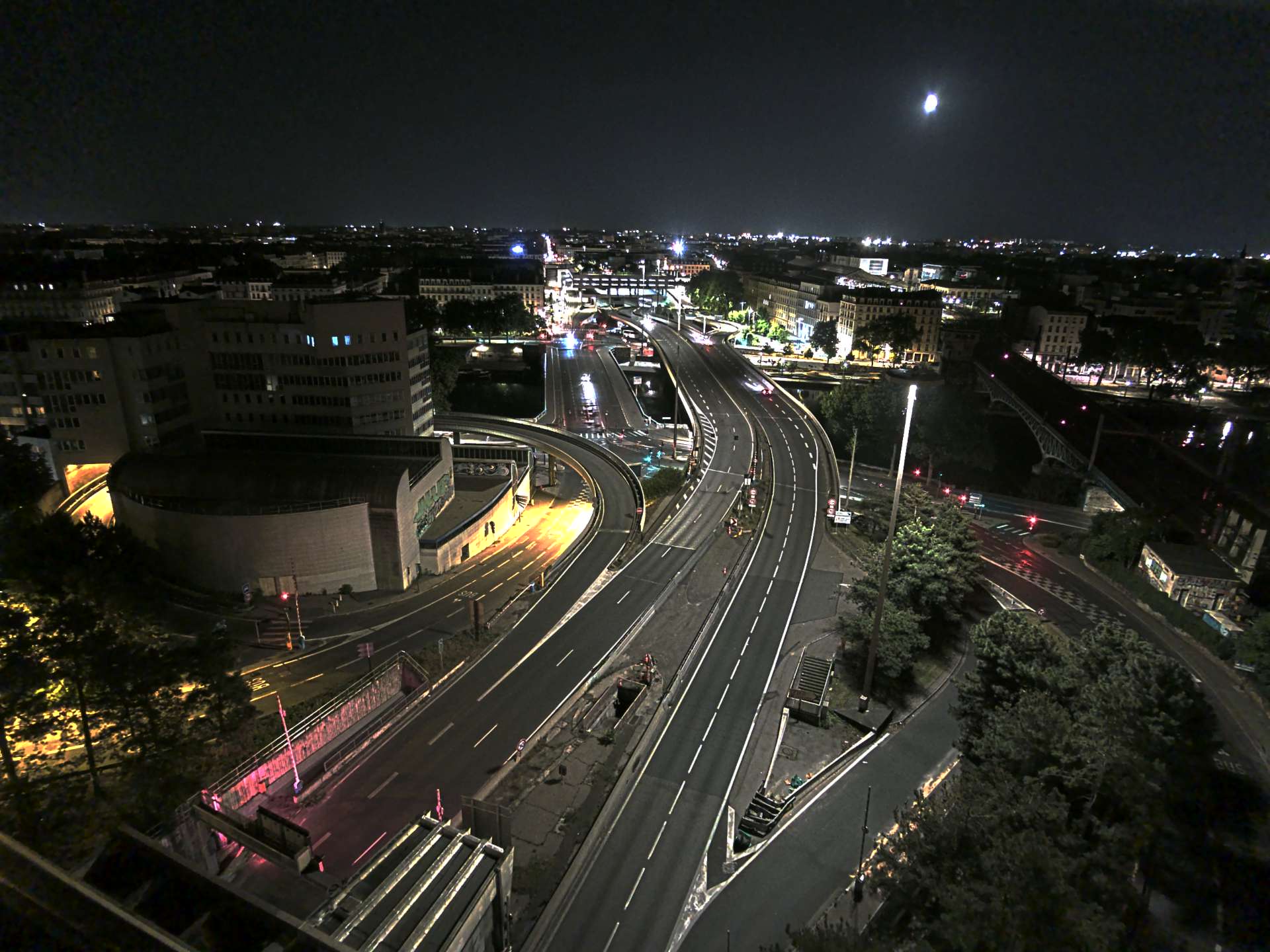 Caméra autoroute à Lyon Perrache à l'entrée Sud du Tunnel sous Fourvière, en direction de Marseille