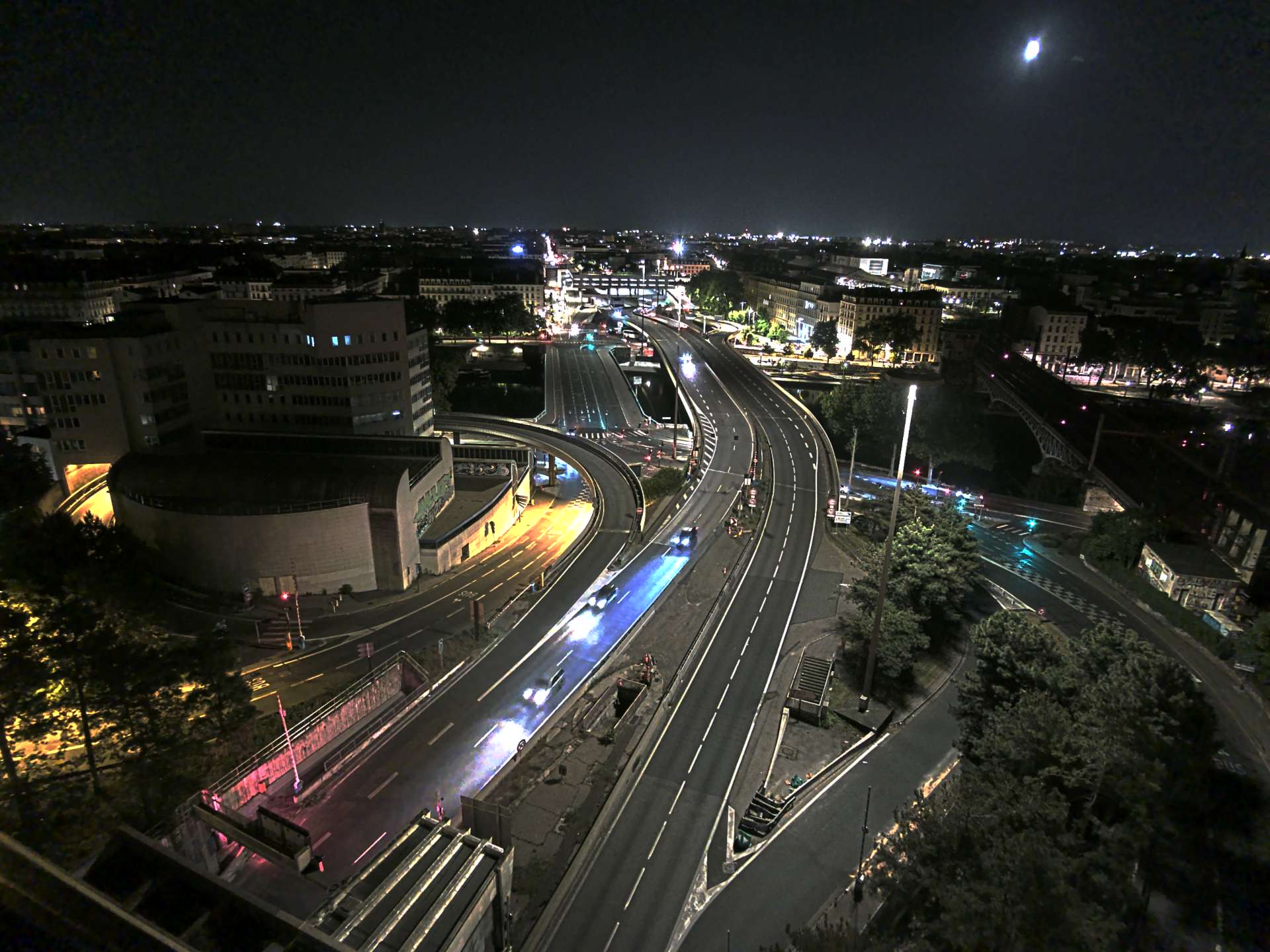 Caméra autoroute à Lyon Perrache à l'entrée Sud du Tunnel sous Fourvière, en direction de Marseille