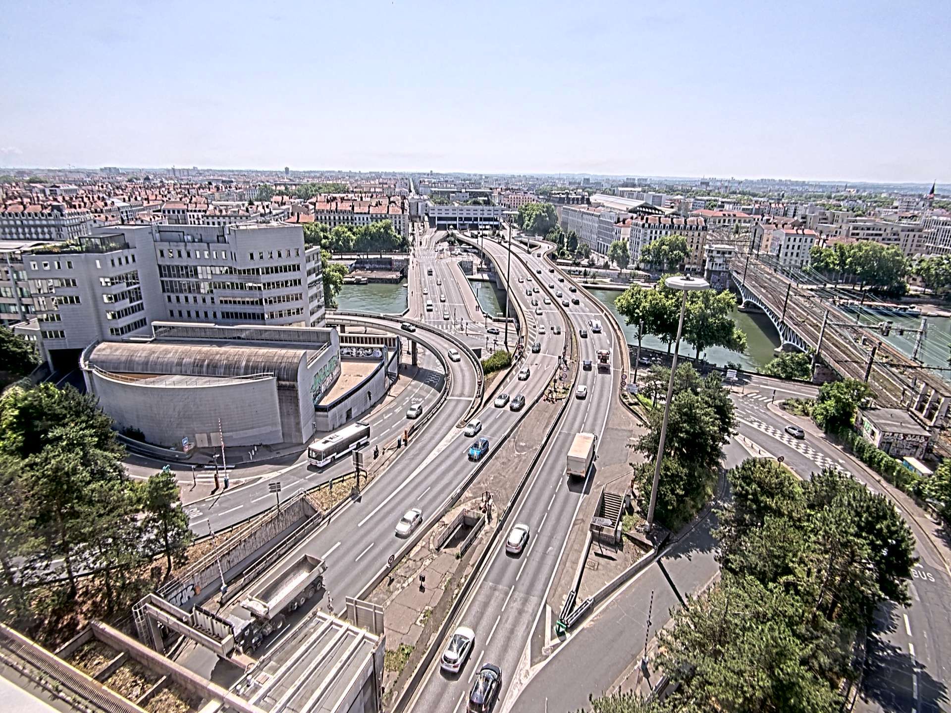 <h2>Caméra autoroute à Lyon Perrache à l'entrée Sud du Tunnel sous Fourvière, en direction de Marseille</h2>