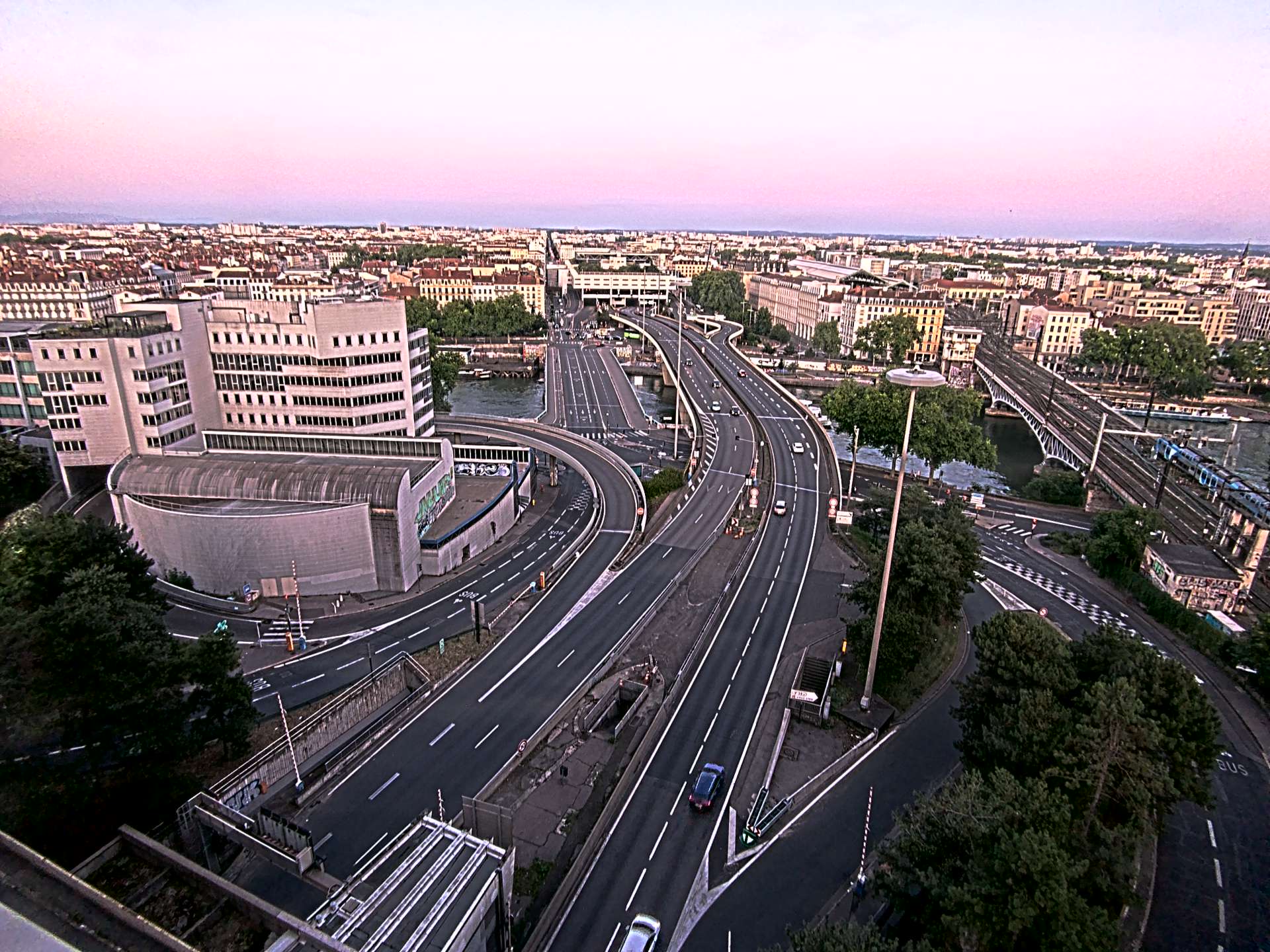 Caméra autoroute à Lyon Perrache à l'entrée Sud du Tunnel sous Fourvière, en direction de Marseille