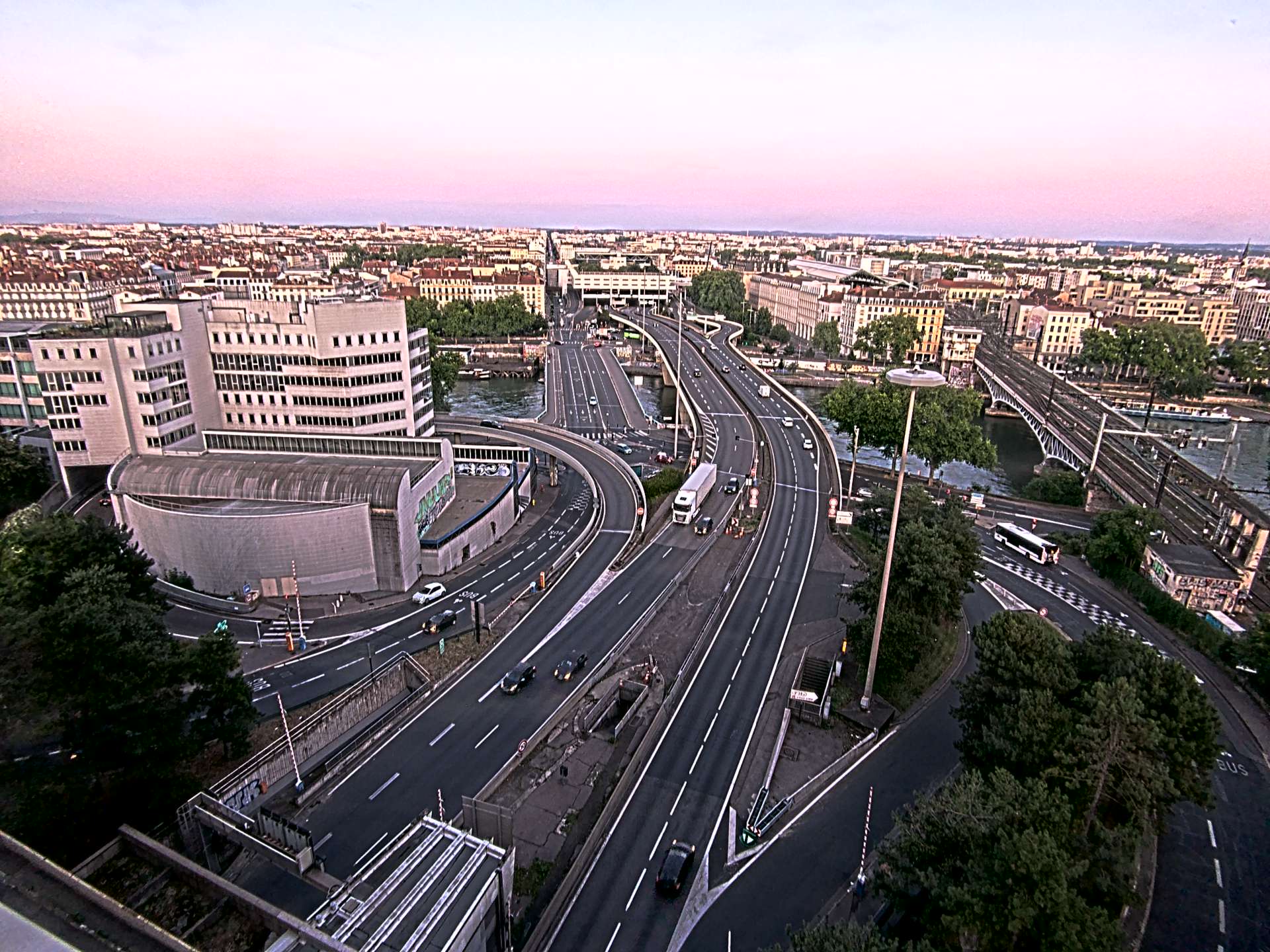 Caméra autoroute à Lyon Perrache à l'entrée Sud du Tunnel sous Fourvière, en direction de Marseille