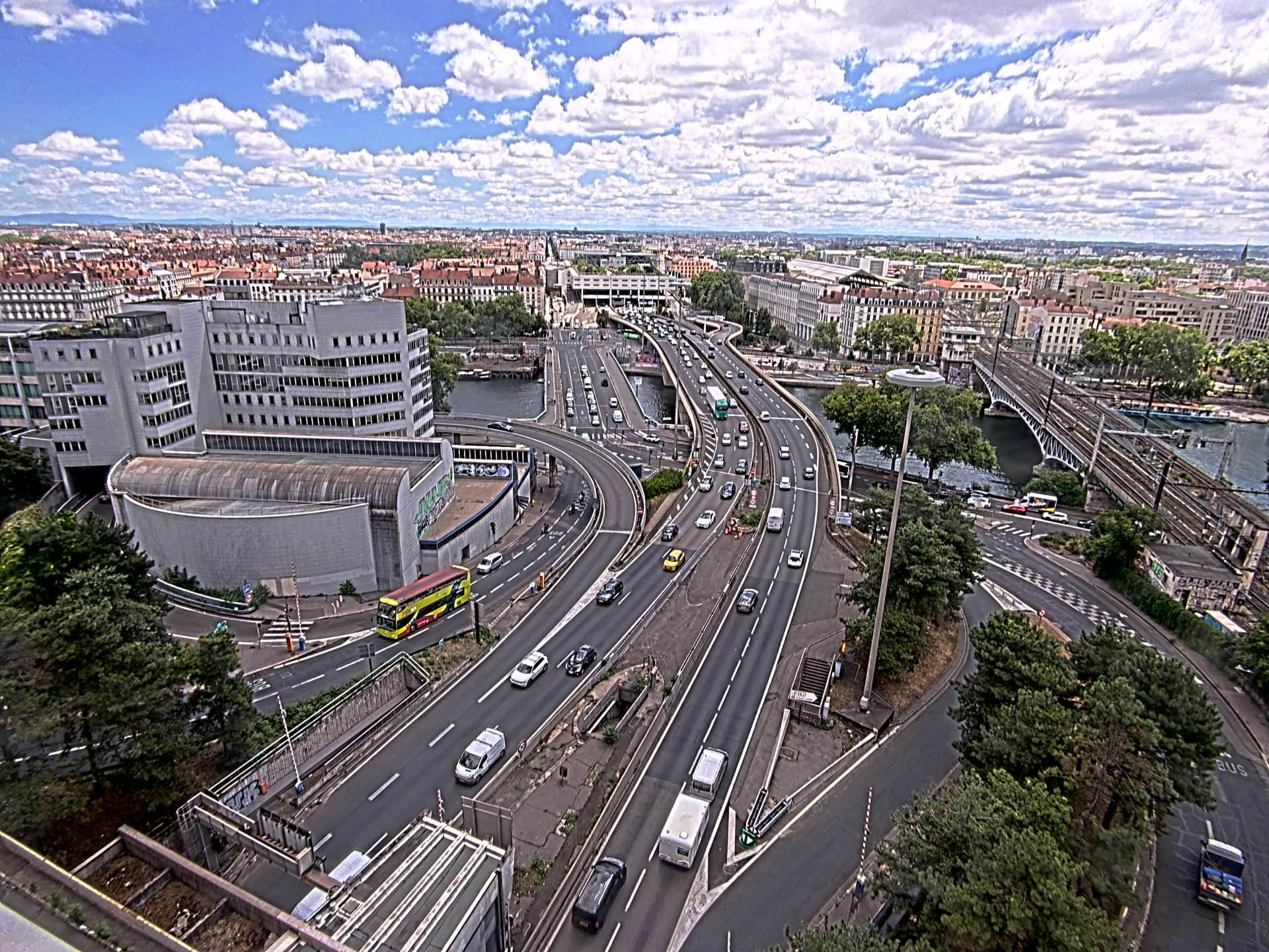 Caméra autoroute à Lyon Perrache à l'entrée Sud du Tunnel sous Fourvière, en direction de Marseille