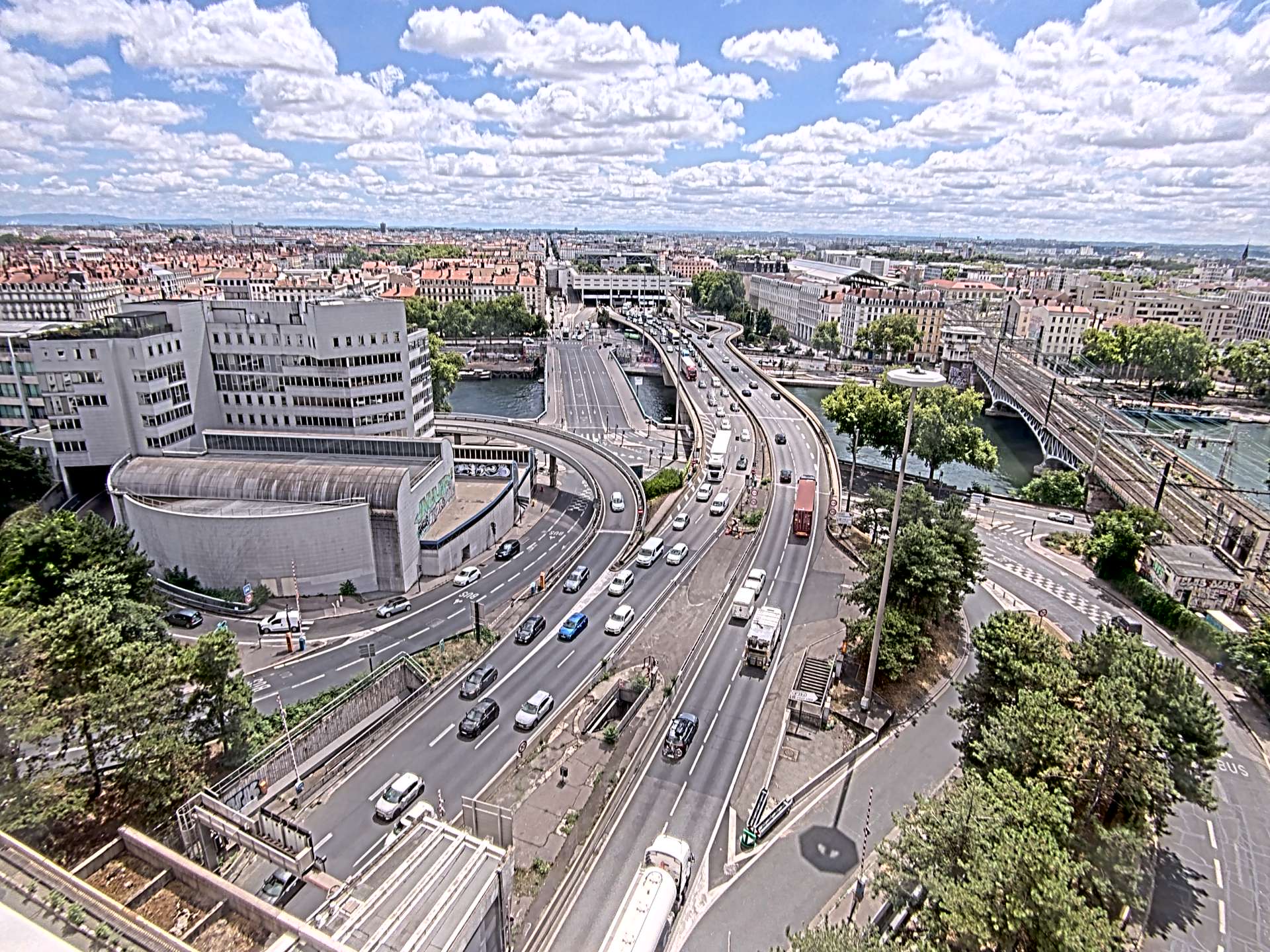 Caméra autoroute à Lyon Perrache à l'entrée Sud du Tunnel sous Fourvière, en direction de Marseille