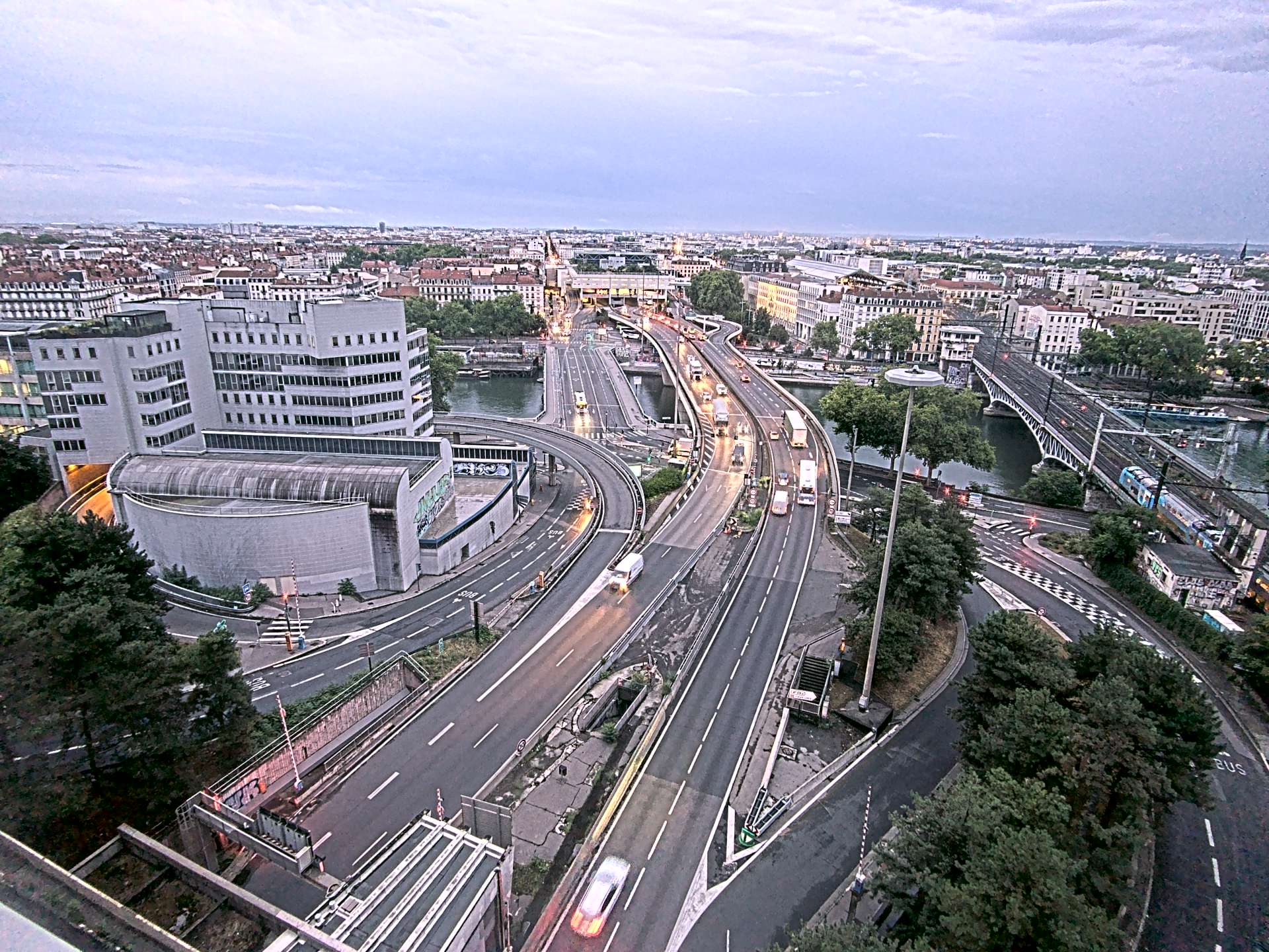 Caméra autoroute à Lyon Perrache à l'entrée Sud du Tunnel sous Fourvière, en direction de Marseille