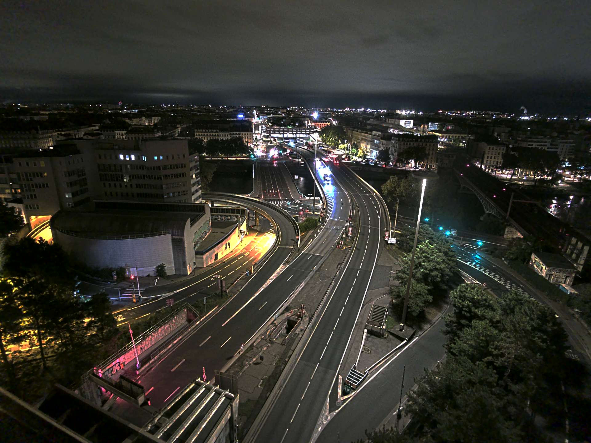 Caméra autoroute à Lyon Perrache à l'entrée Sud du Tunnel sous Fourvière, en direction de Marseille