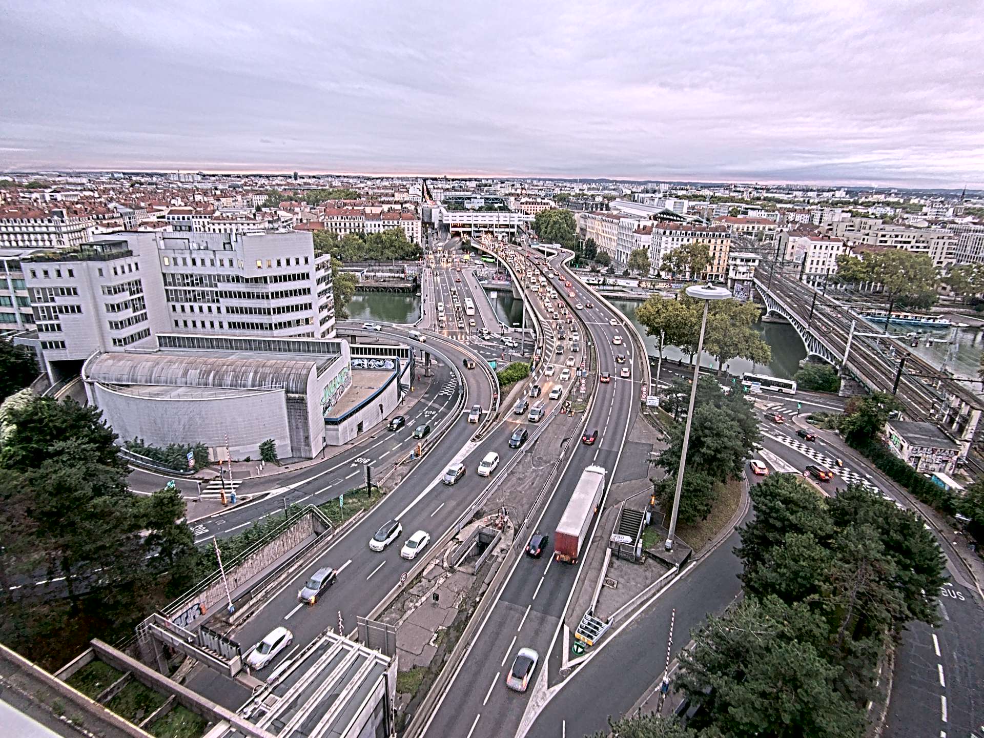 Caméra autoroute à Lyon Perrache à l'entrée Sud du Tunnel sous Fourvière, en direction de Marseille