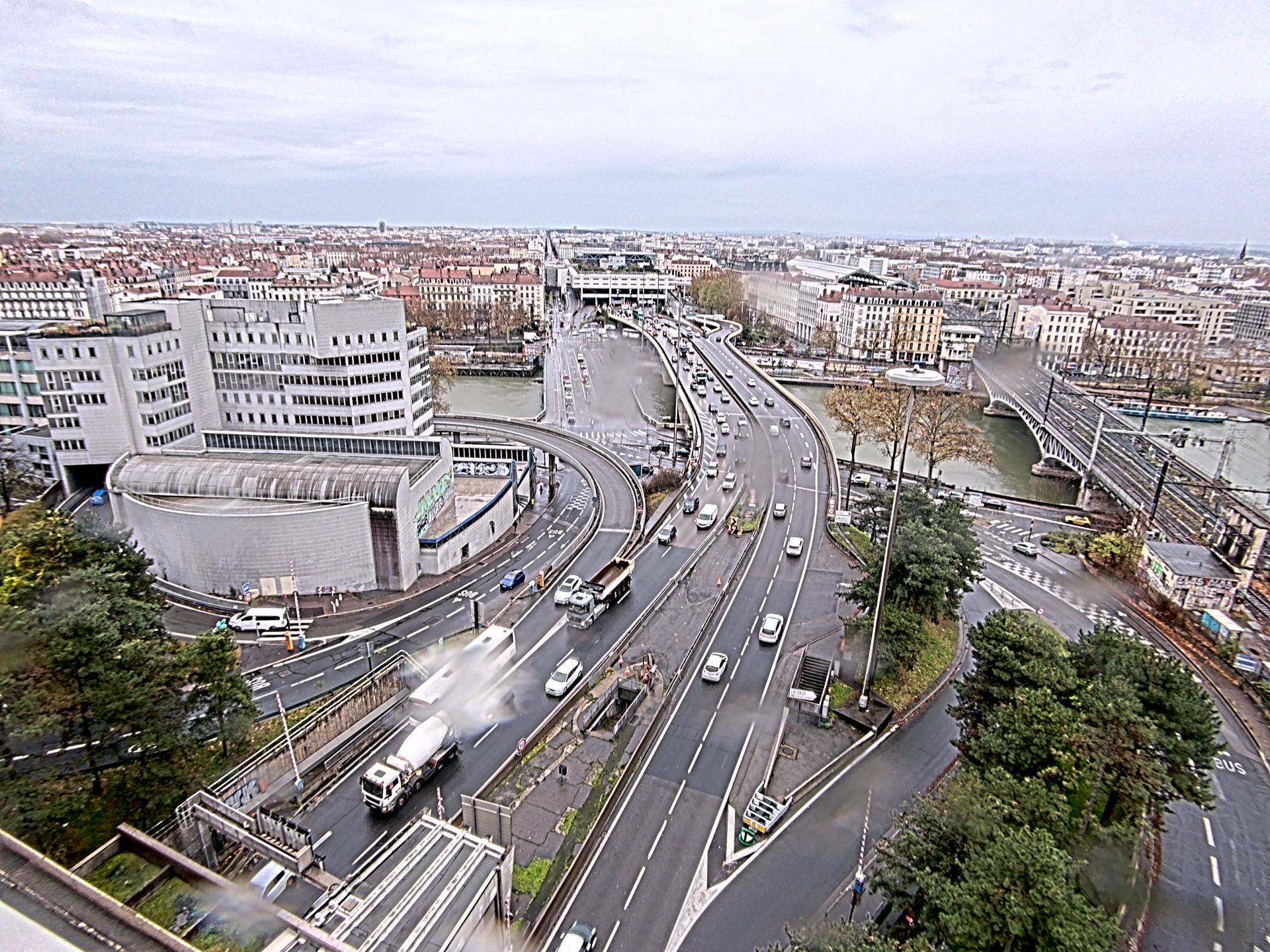 Caméra autoroute à Lyon Perrache à l'entrée Sud du Tunnel sous Fourvière, en direction de Marseille