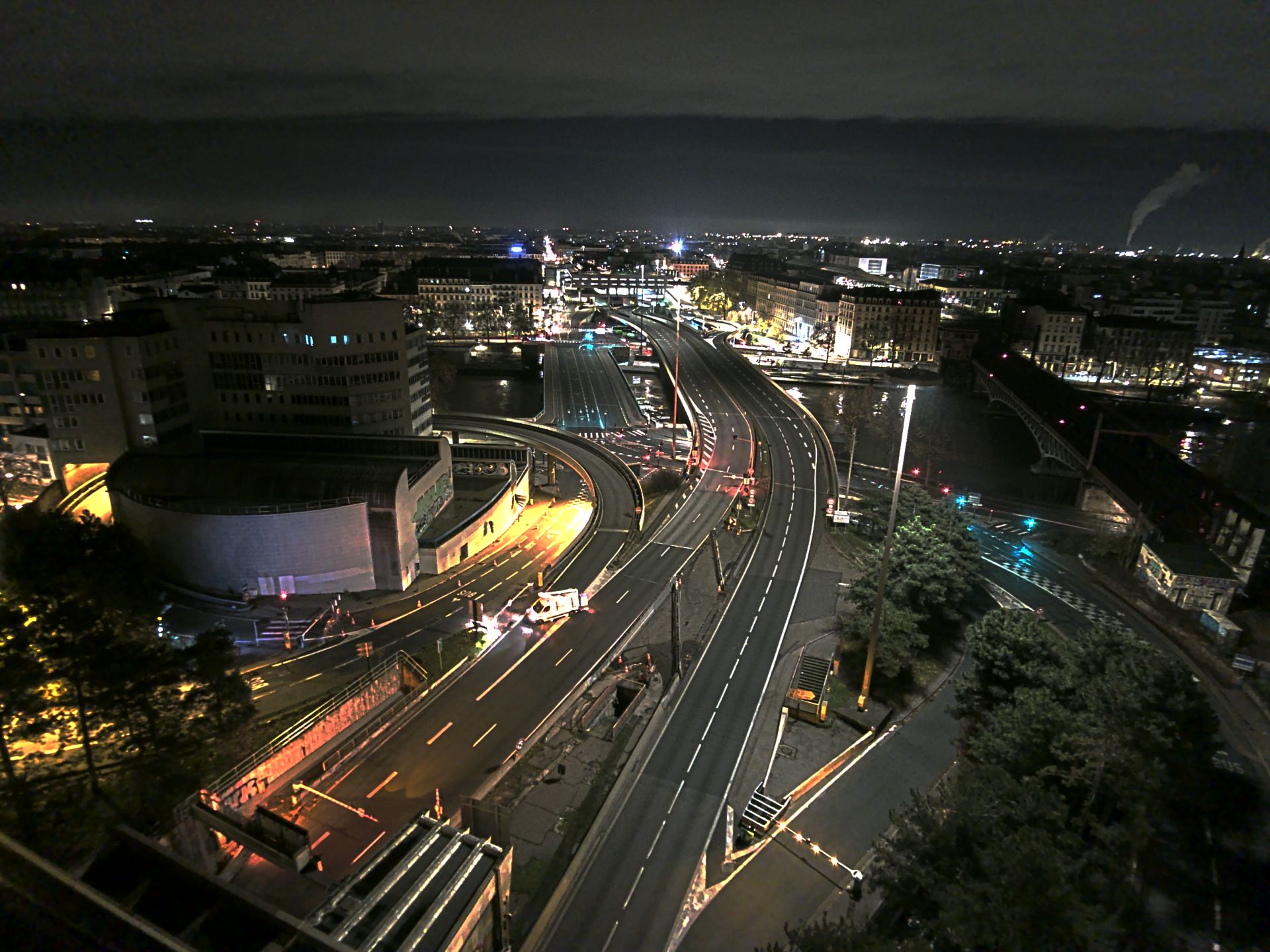 <h2>Caméra autoroute à Lyon Perrache à l'entrée Sud du Tunnel sous Fourvière, en direction de Marseille</h2>