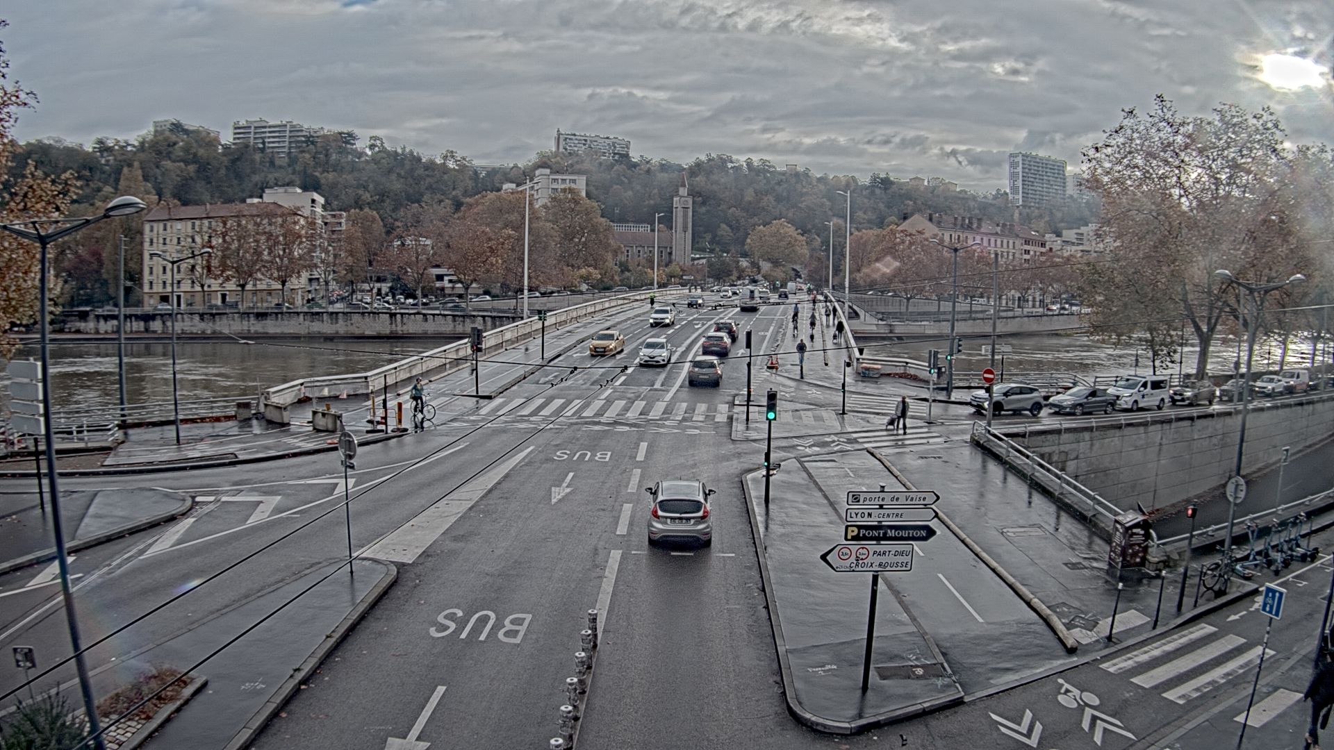 Webcam à Lyon au niveau du pont Clémenceau sur la D506. Vue orientée vers le tunnel de la Croix-Rousse