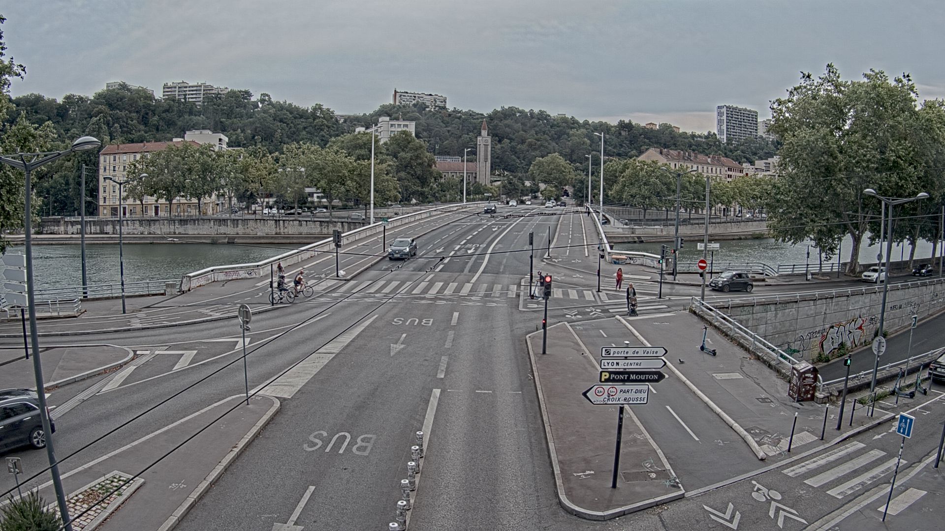 <h2>Webcam à Lyon au niveau du pont Clémenceau sur la D506. Vue orientée vers le tunnel de la Croix-Rousse</h2>