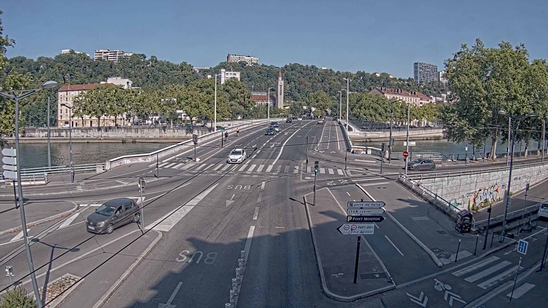 <h2>Webcam à Lyon au niveau du pont Clémenceau sur la D506. Vue orientée vers le tunnel de la Croix-Rousse</h2>