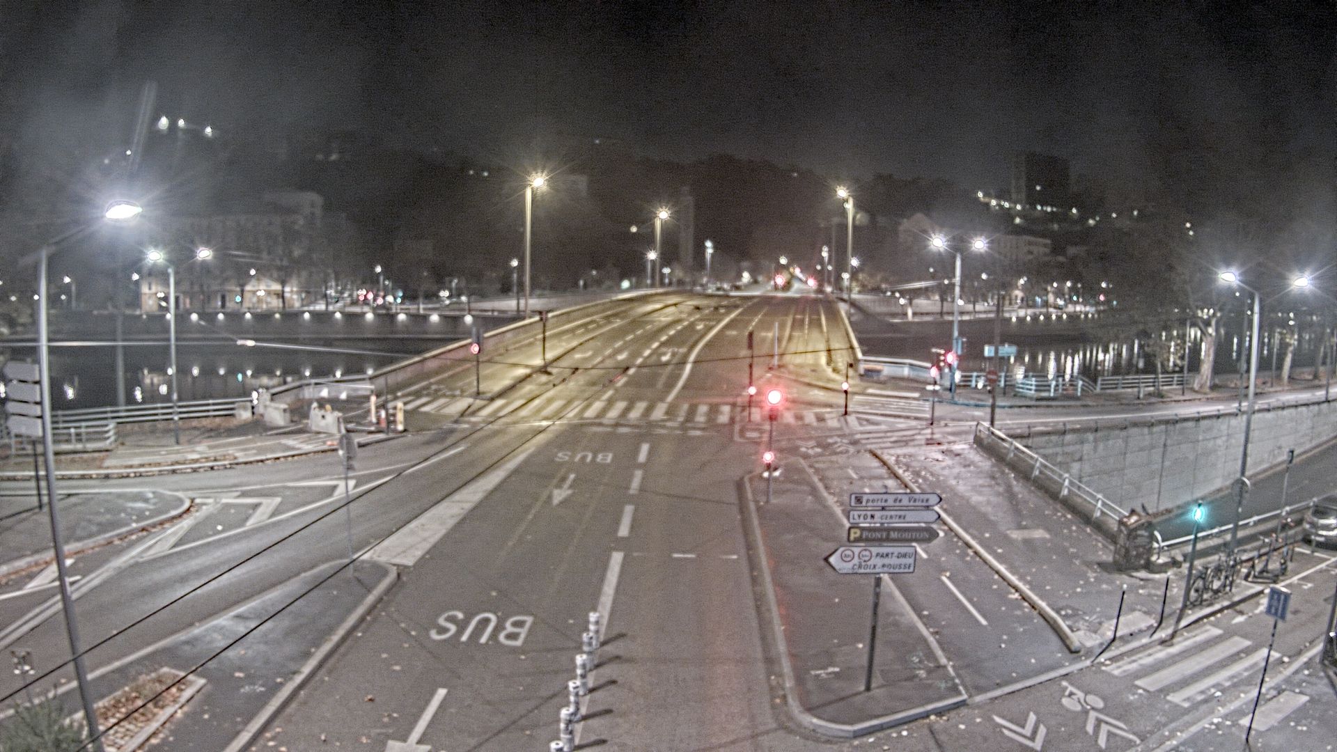 <h2>Webcam à Lyon au niveau du pont Clémenceau sur la D506. Vue orientée vers le tunnel de la Croix-Rousse</h2>