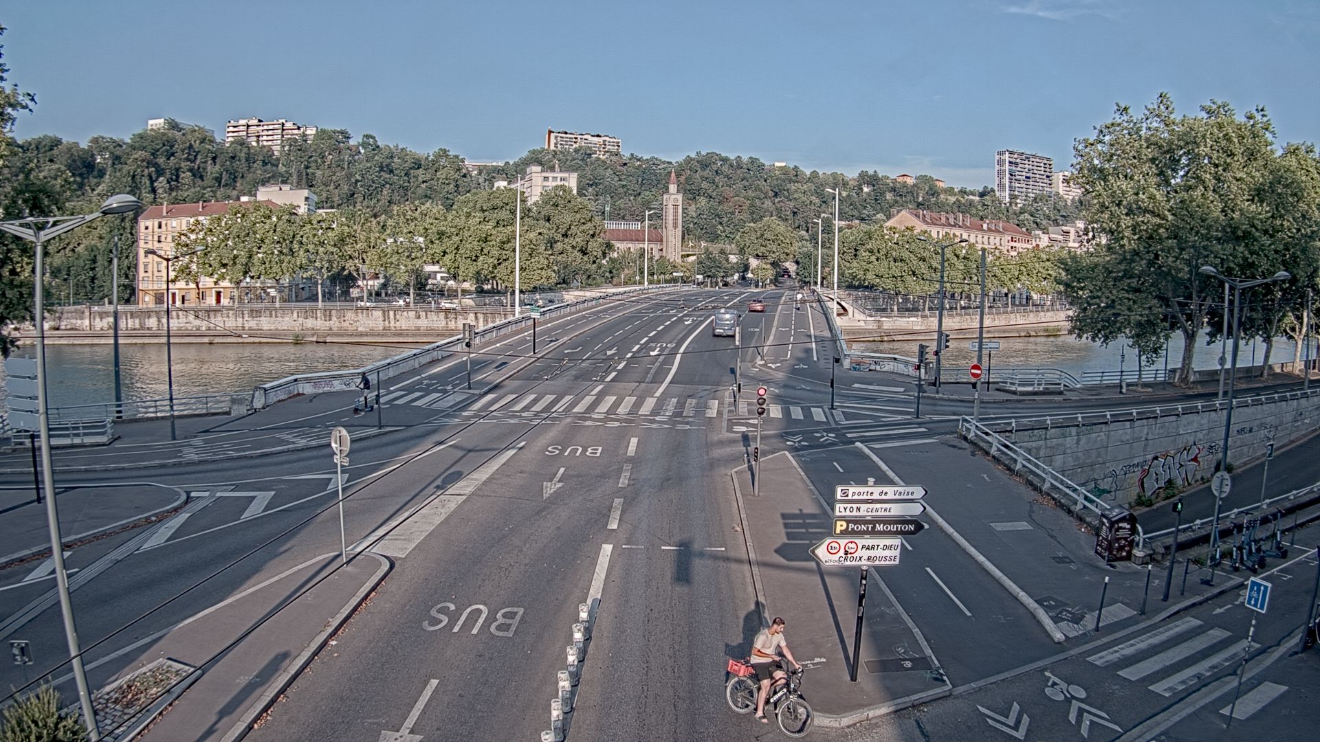 Webcam à Lyon au niveau du pont Clémenceau sur la D506. Vue orientée vers le tunnel de la Croix-Rousse