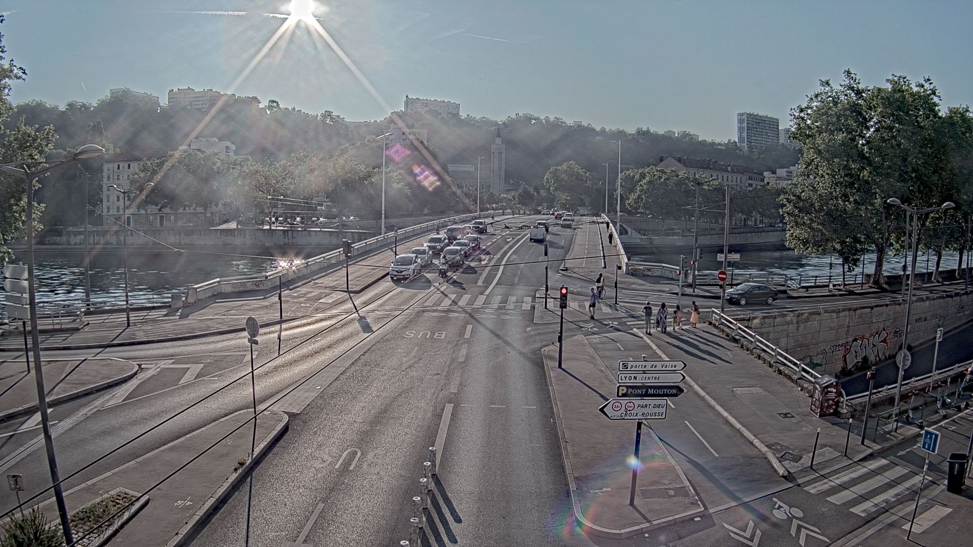 <h2>Webcam à Lyon au niveau du pont Clémenceau sur la D506. Vue orientée vers le tunnel de la Croix-Rousse</h2>