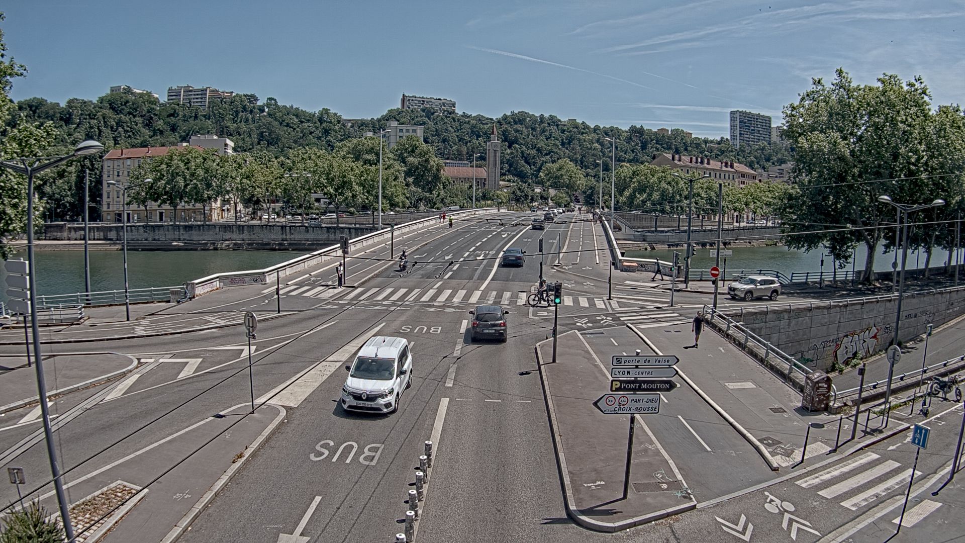<h2>Webcam à Lyon au niveau du pont Clémenceau sur la D506. Vue orientée vers le tunnel de la Croix-Rousse</h2>