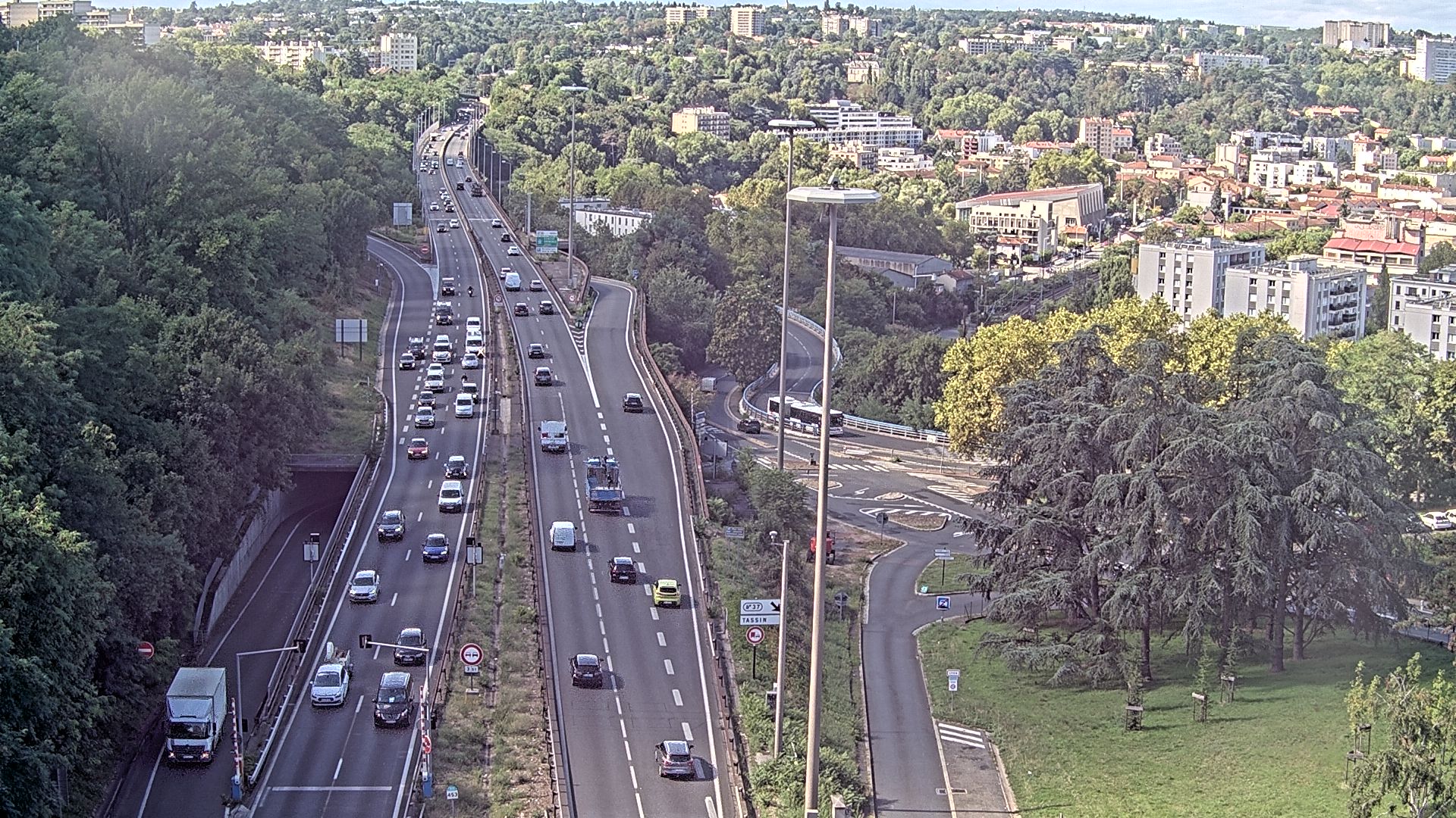 Caméra autoroute à Lyon, entrée Nord du Tunnel sous Fourvière, en direction de Paris