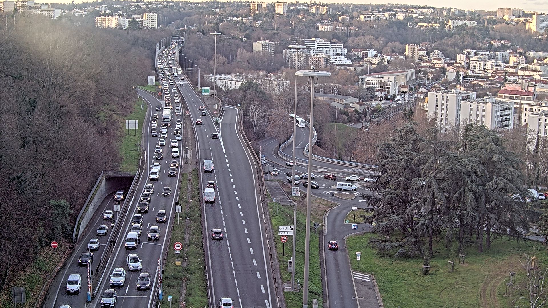 Caméra autoroute à Lyon, entrée Nord du Tunnel sous Fourvière, en direction de Paris