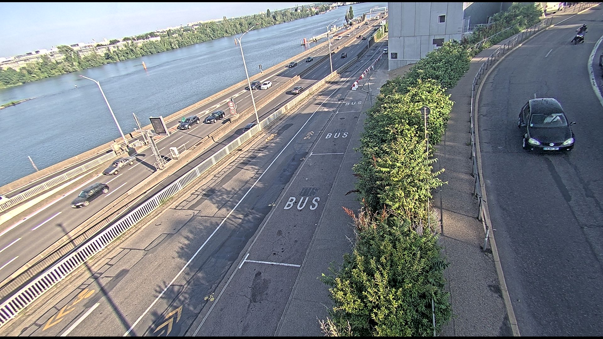 <h2>Caméra trafic sur A7 à Lyon, au niveau du Pont de la Mulatière, vue orientée vers Marseille</h2>