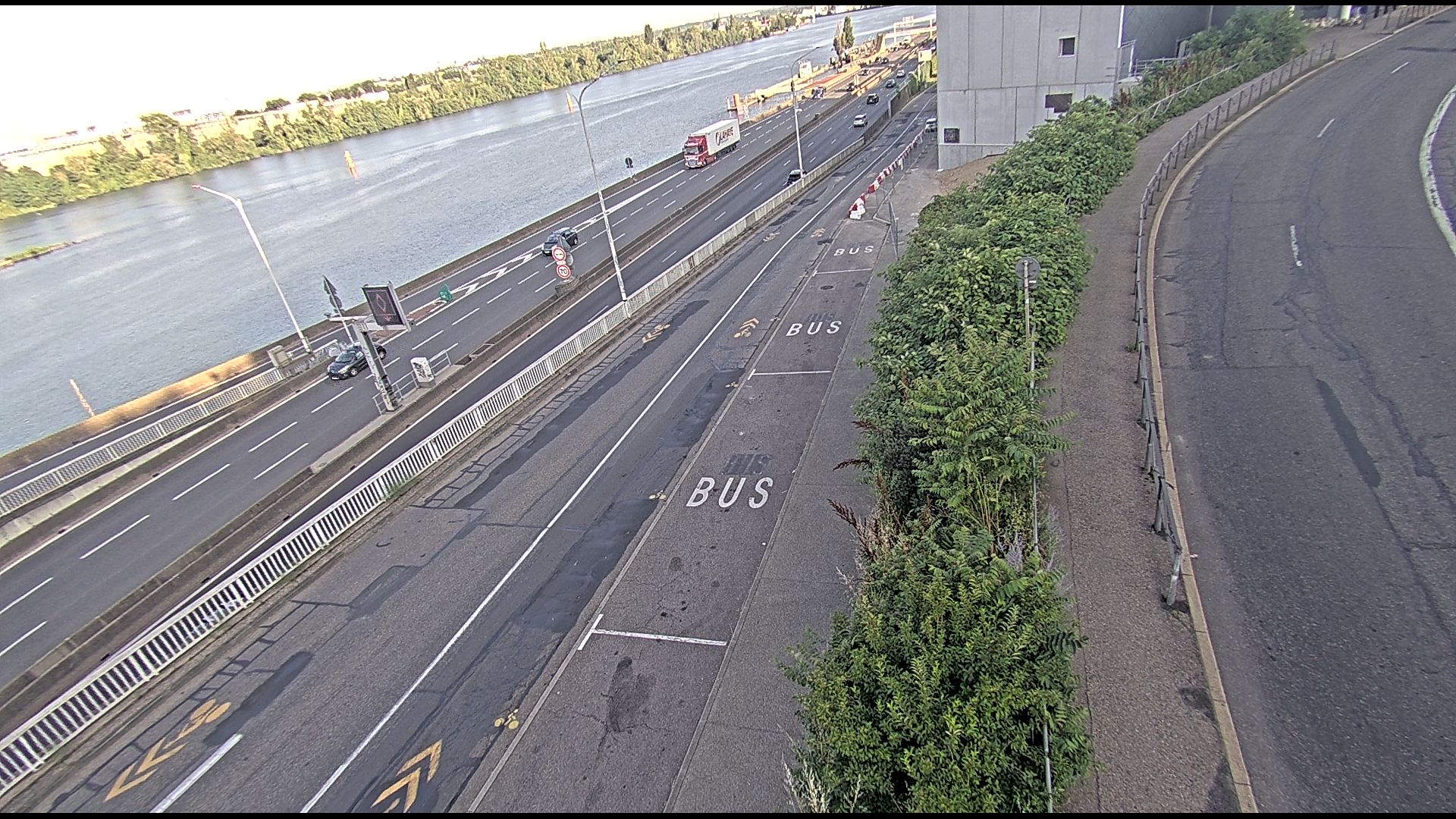 Caméra trafic sur A7 à Lyon, au niveau du Pont de la Mulatière, vue orientée vers Marseille