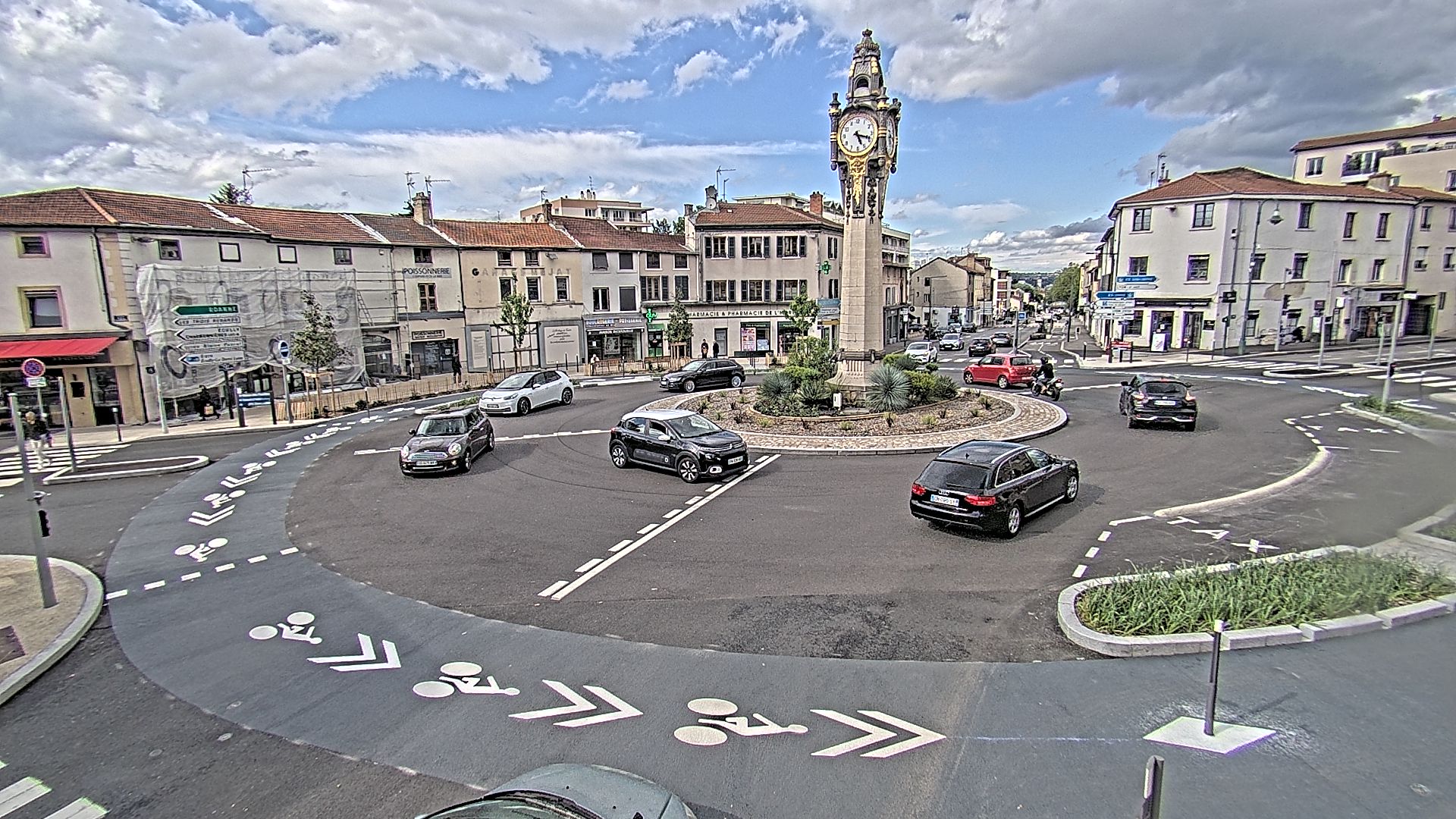 Webcam trafic située Porte de Valvert sur la Place Pierre Vauboin, à proximité de Lyon. Vue orientée vers l'A6 direction Paris