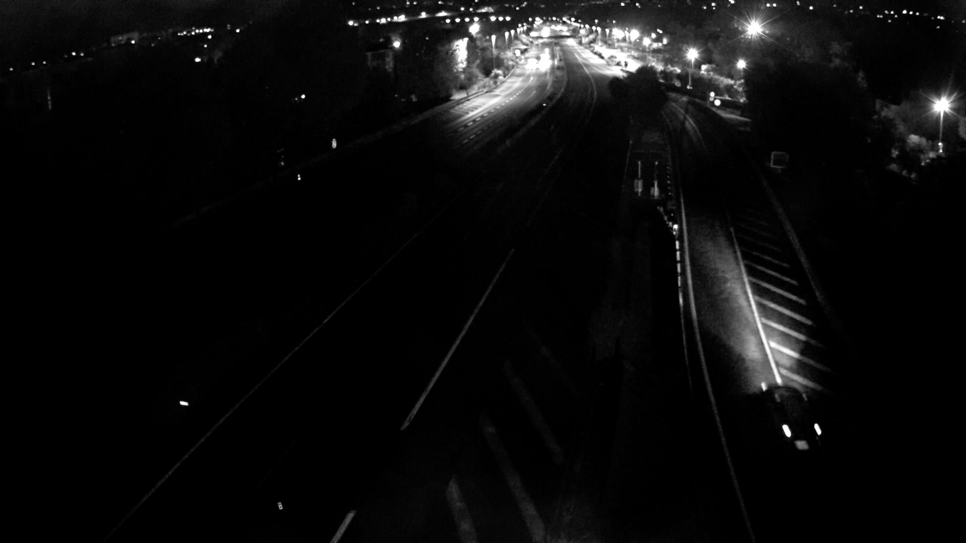 Webcam trafic à l'intersection du Boulevard Périphérique Nord, le Boulevard Périphérique Laurent Bonnevay de Lyon (D383) et l'A42, à hauteur de Villeurbanne. Vue orientée vers Rilleux-la-Pape