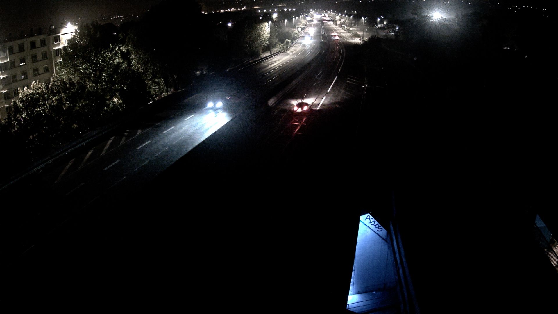 Webcam trafic à l'intersection du Boulevard Périphérique Nord, le Boulevard Périphérique Laurent Bonnevay de Lyon (D383) et l'A42, à hauteur de Villeurbanne. Vue orientée vers Rilleux-la-Pape