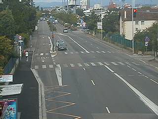 Webcam à la jonction de l'avenue de Bohlen et de la rue Salengro à Vaulx-en-Velin. Vue orientée vers Lyon