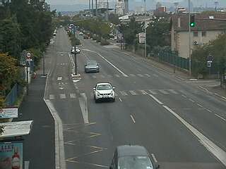 Webcam à la jonction de l'avenue de Bohlen et de la rue Salengro à Vaulx-en-Velin. Vue orientée vers Lyon