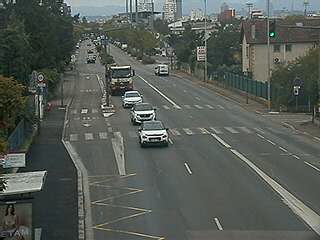 Webcam à la jonction de l'avenue de Bohlen et de la rue Salengro à Vaulx-en-Velin. Vue orientée vers Lyon
